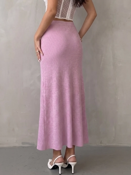 UMA ayollar uchun qovurg‘ali trikotaj midi yubka