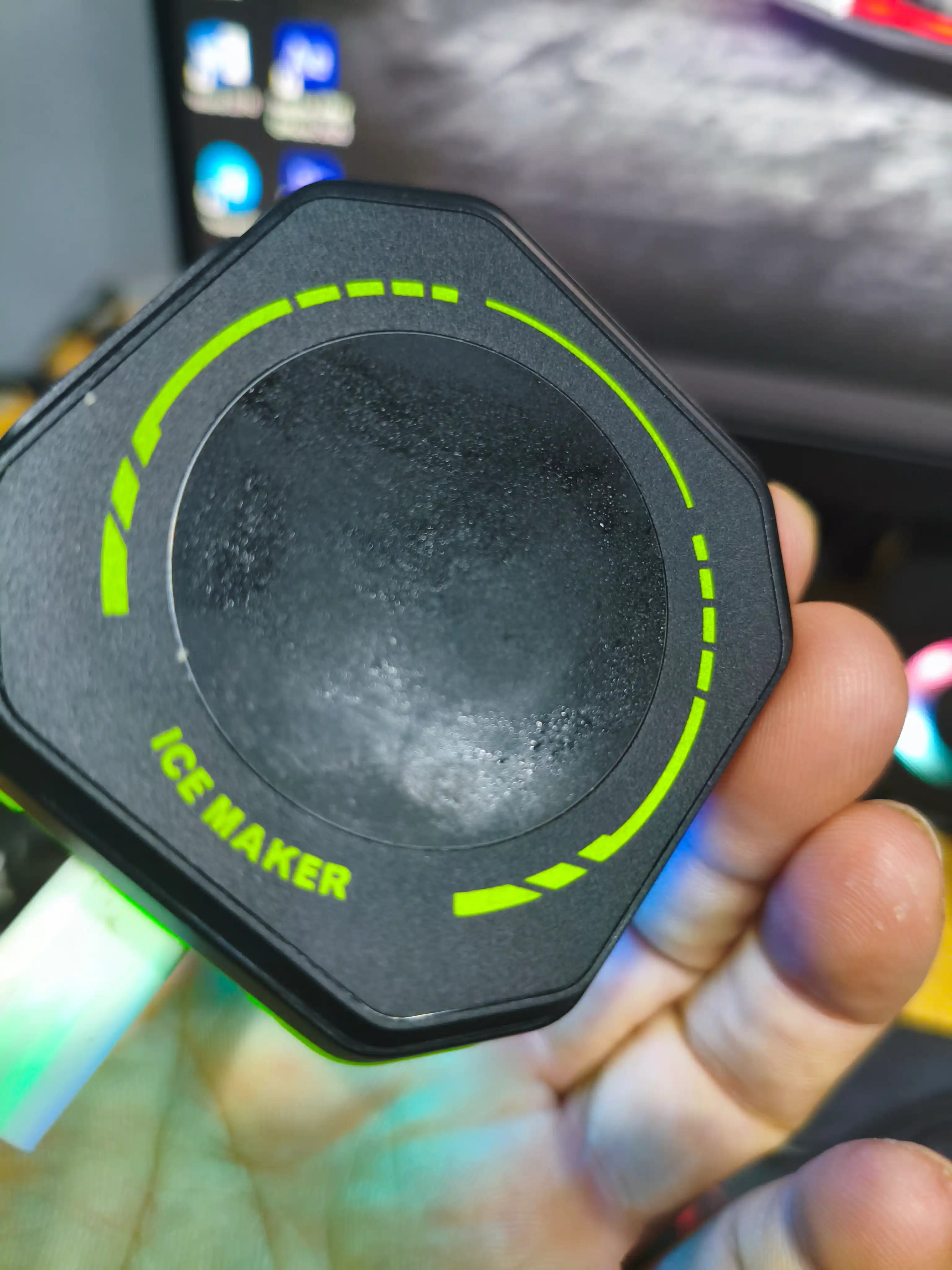 Кулер для телефона магнитный с RGB подсветкой, скорость вращения 8000 об/мин JS86