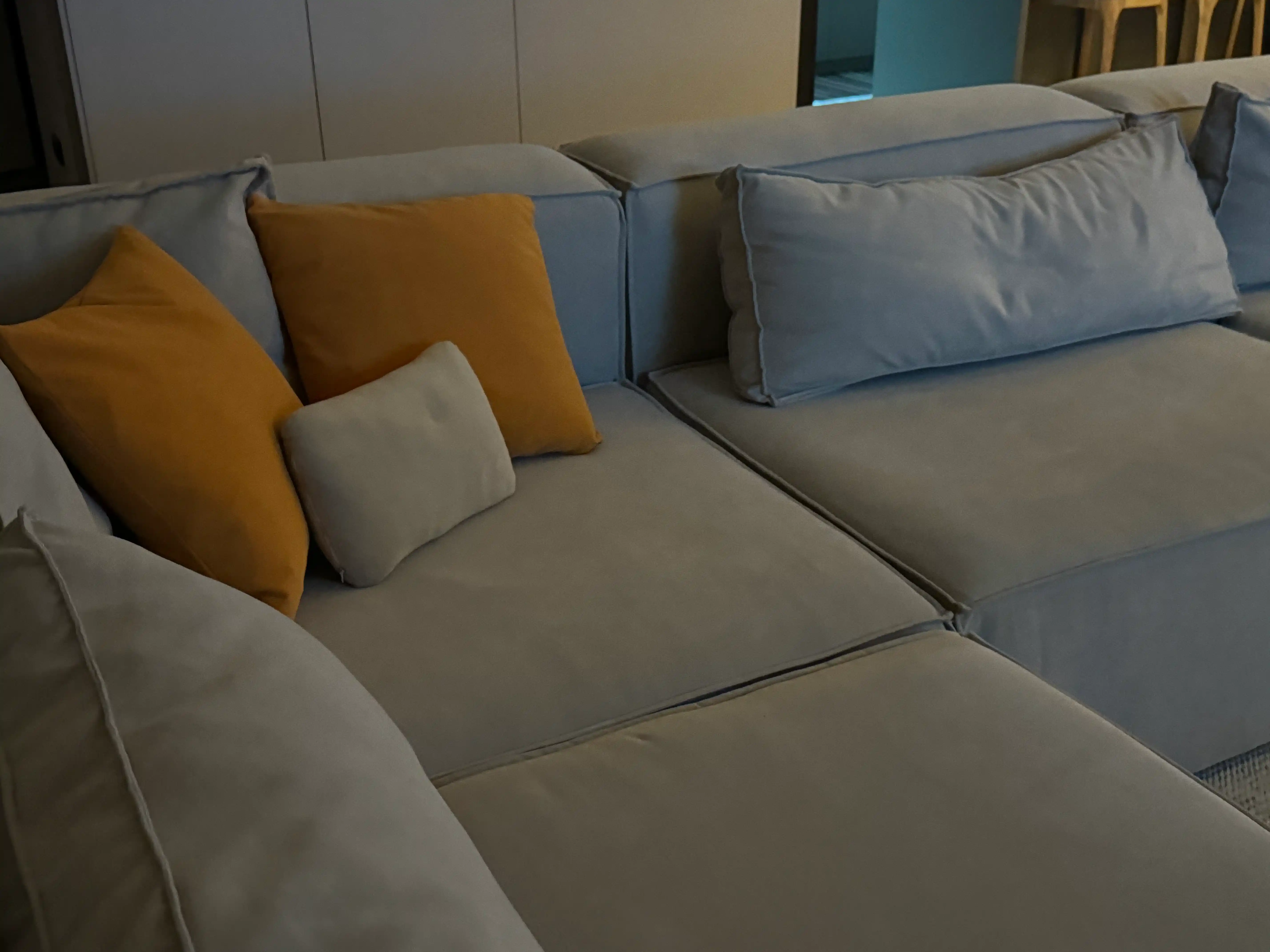 Ofis va uy uchun 45×45 sm o‘lchamdagi interyer dekorativ yostiq, velour, yashin yostiqchasi