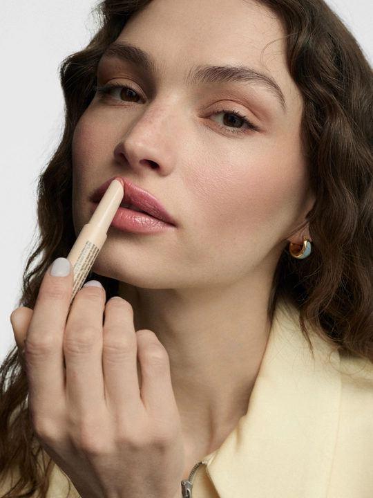 INGLOT LIP VOLUME TINTED LIP BALM lablar uchun rang beruvchi balzam