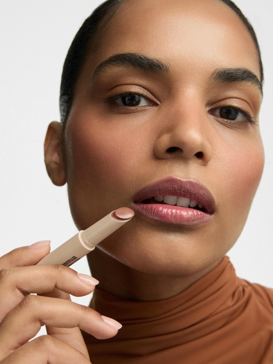 INGLOT LIP VOLUME TINTED LIP BALM lablar uchun rang beruvchi balzam