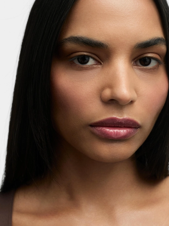 INGLOT LIP VOLUME TINTED LIP BALM lablar uchun rang beruvchi balzam
