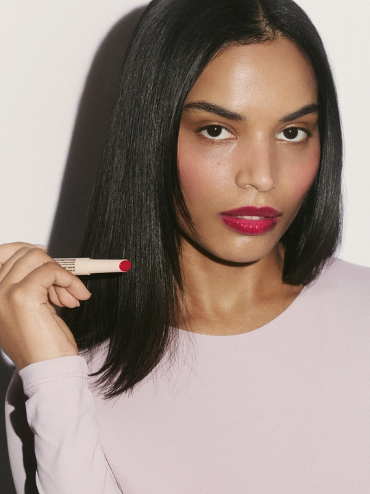 INGLOT LIP VOLUME TINTED LIP BALM lablar uchun rang beruvchi balzam