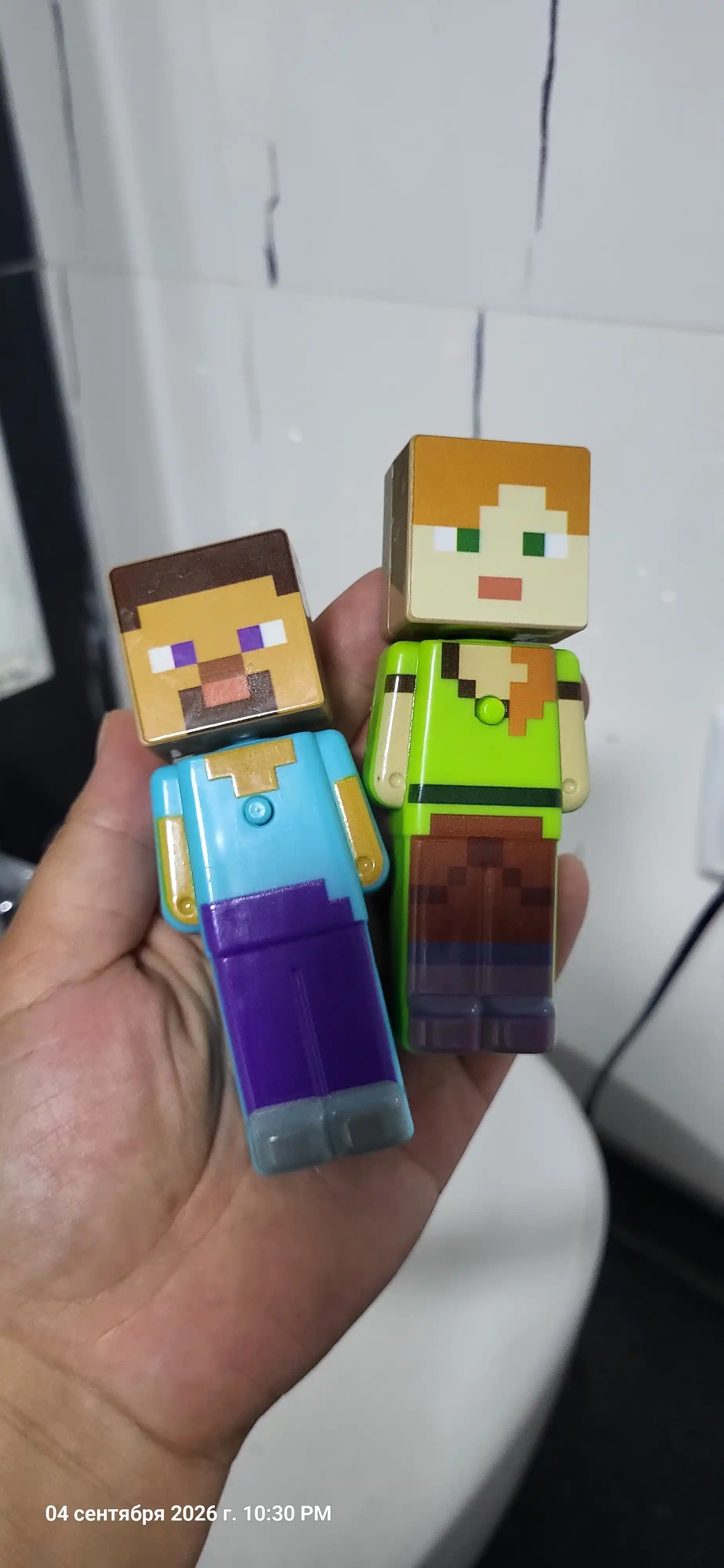 Minecraft uslubidagi surilma tish cho‘tkasi