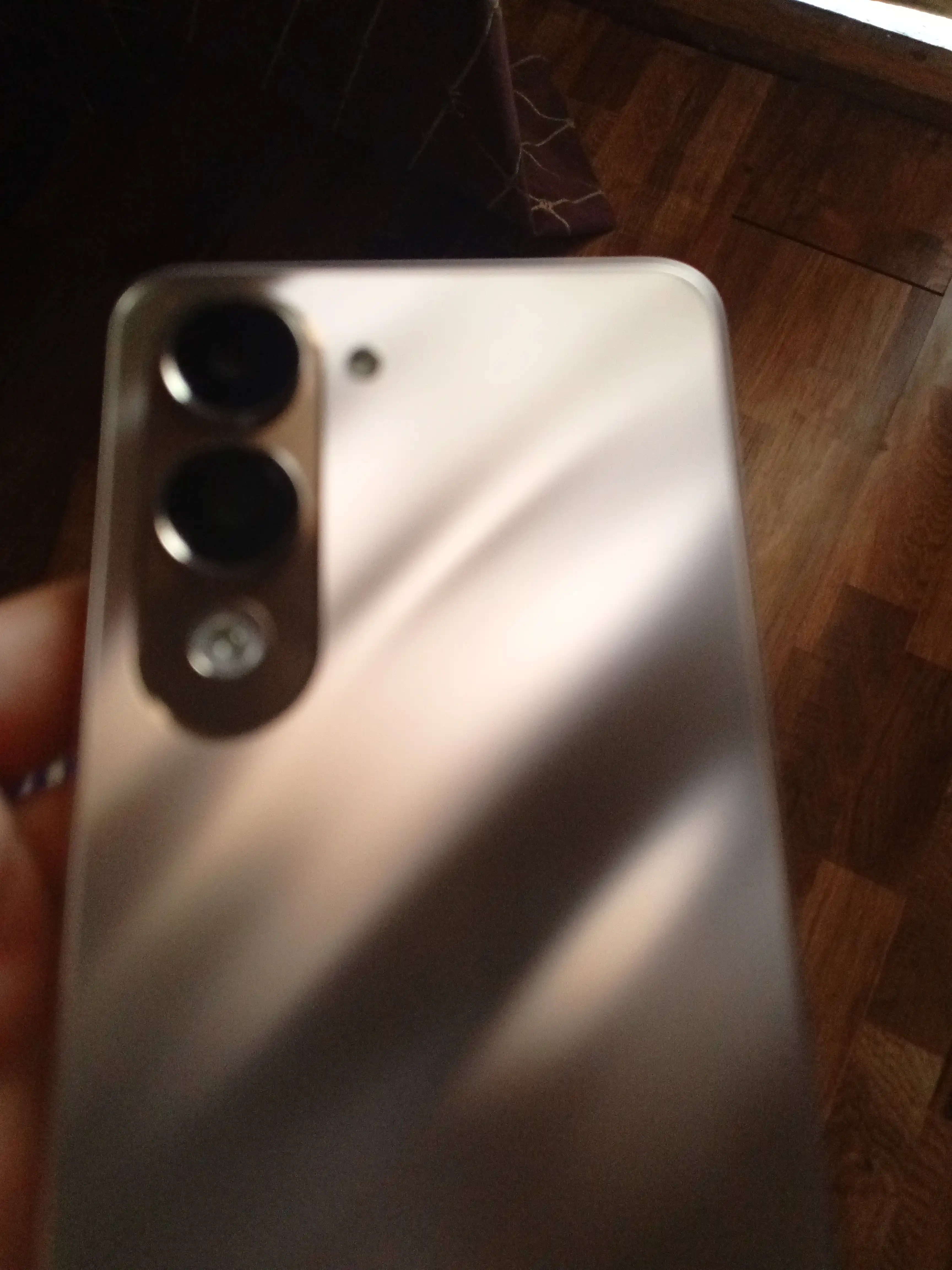 Mobil telefon Vivo Y04s 6/256 GB, 90 Hz displey, 6000 mAh batareya