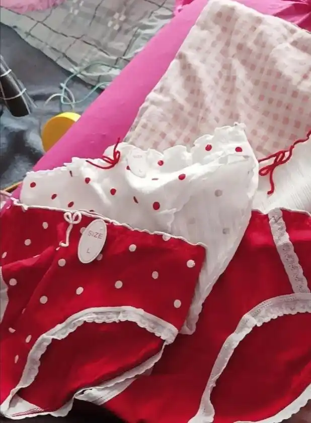 Ayollar ichki kiyimi, trusik slipi, to'plamda 5 dona