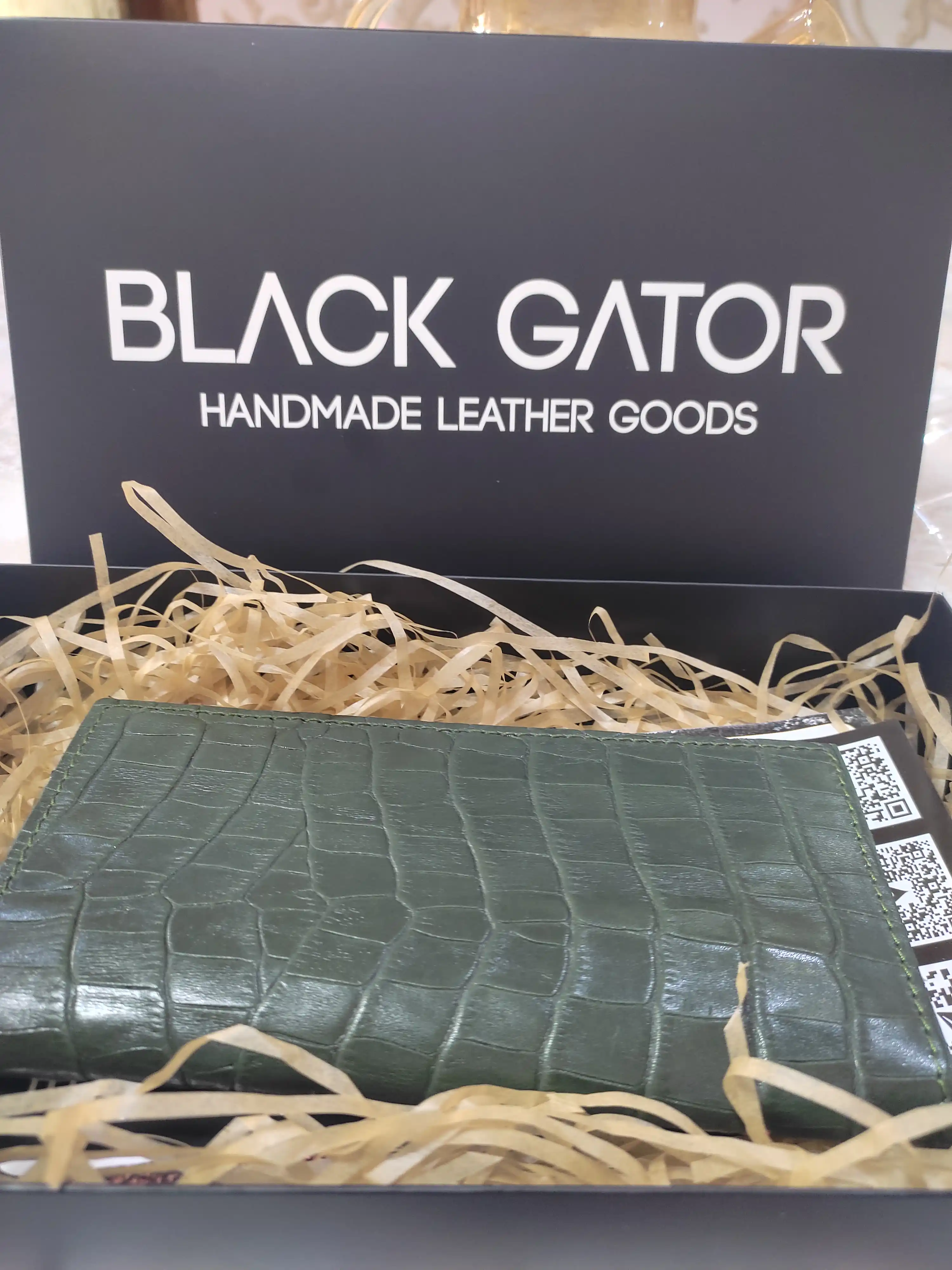 Portmone ayollar uchun tabiiy charmdan Black Gator