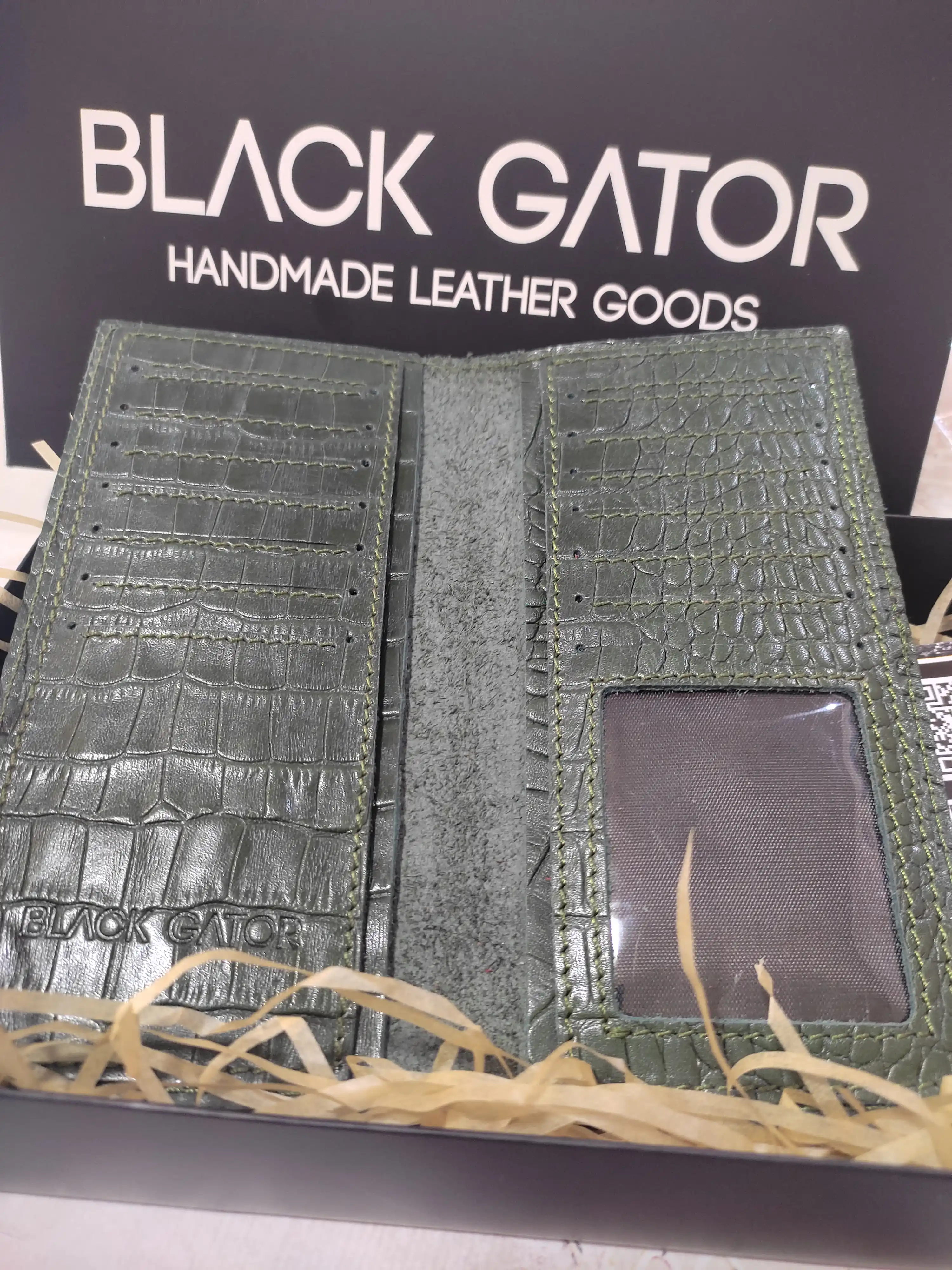 Portmone ayollar uchun tabiiy charmdan Black Gator