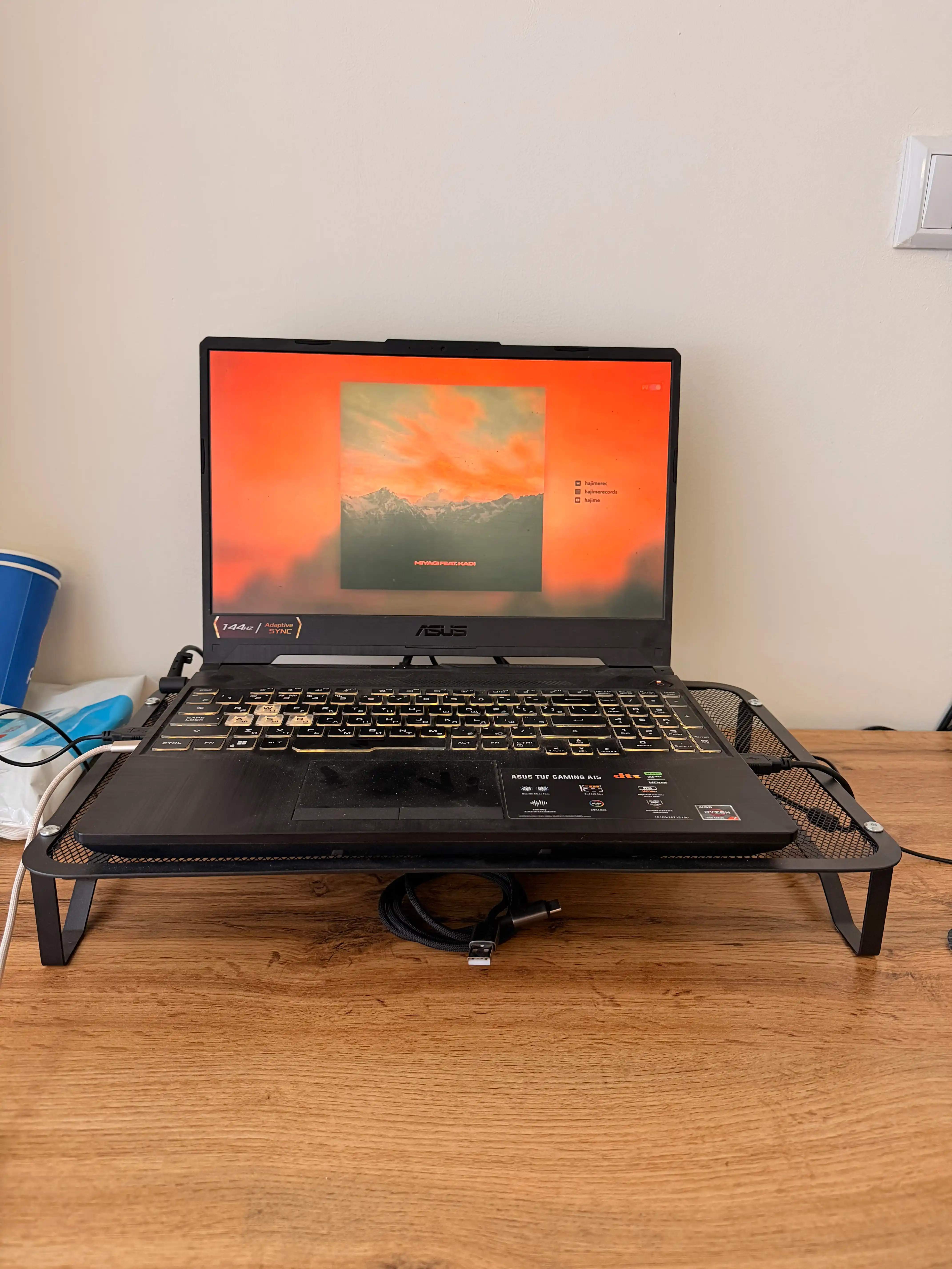 Noutbuk taglik alyuminiy, metal podstavka noutbuk, laptop stand