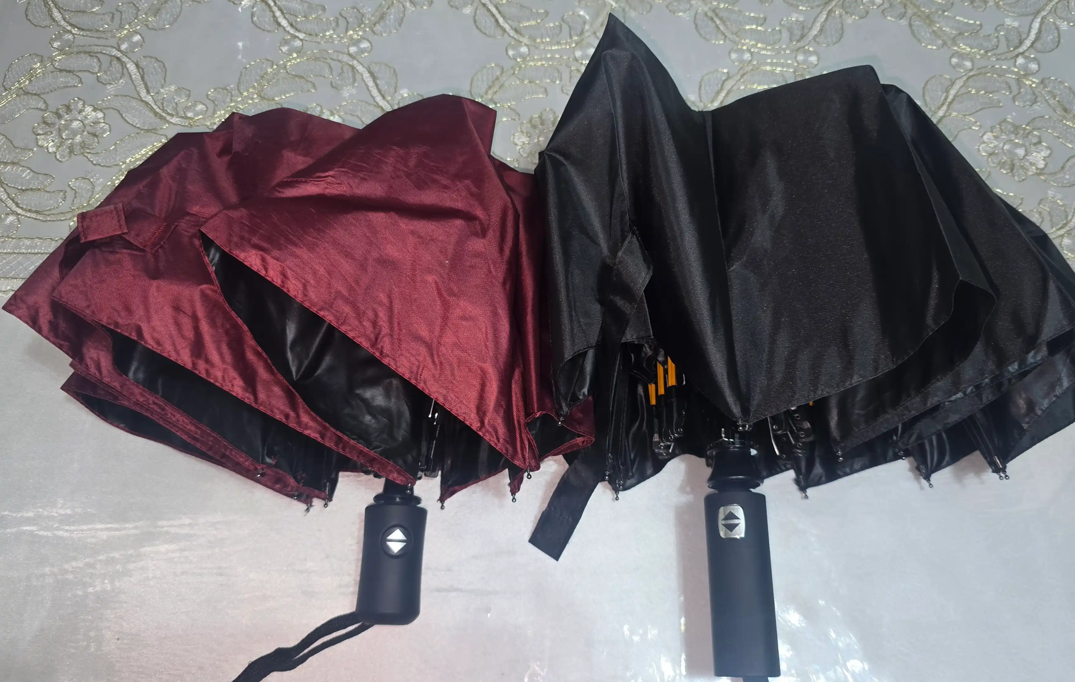 Mini soyabon sifatli, 8-12 ta spitsa va suv o‘tkazmaydigan g‘ilof bilan