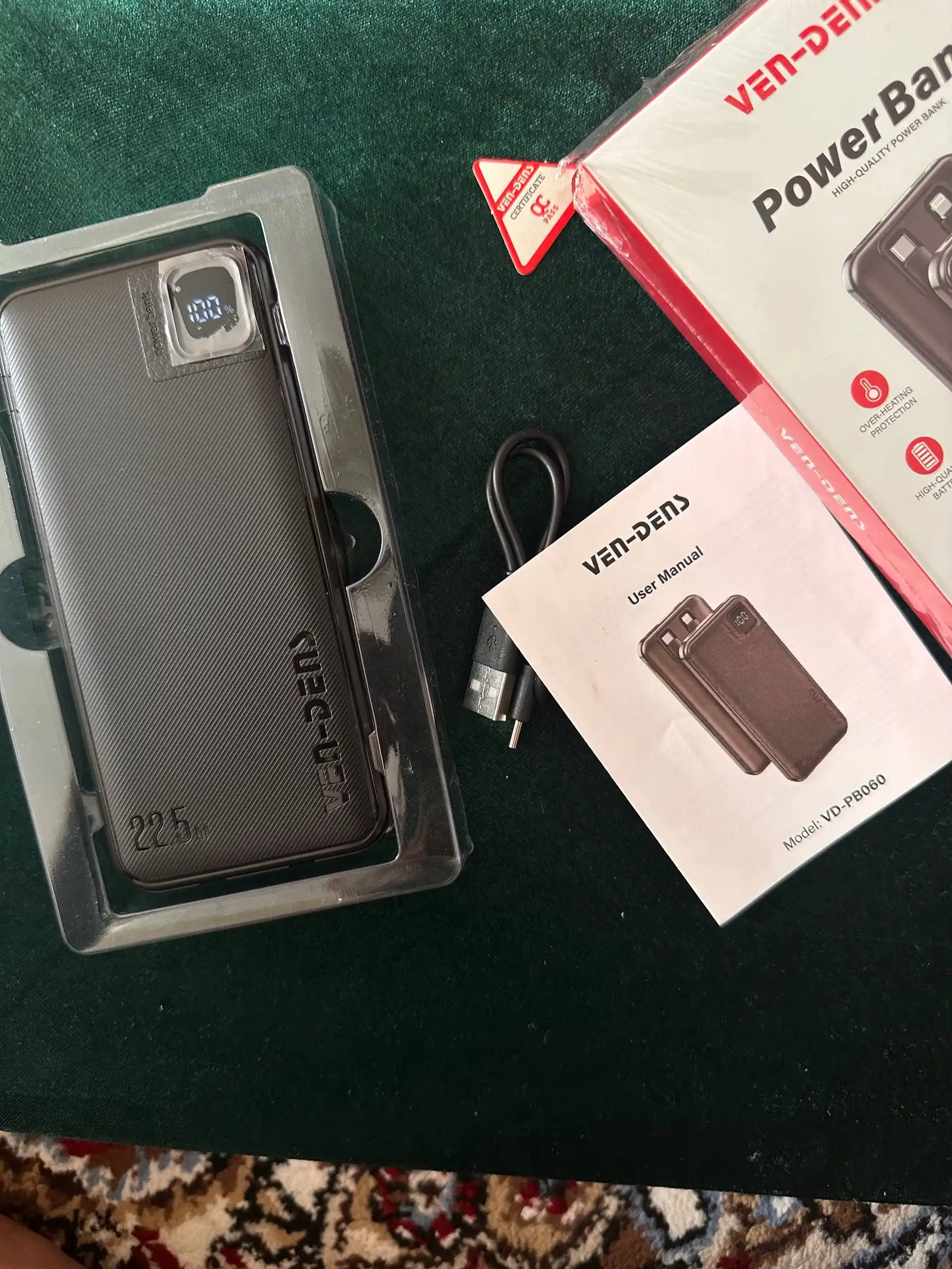 Power Bank 20000mA 22W tezkor quvvat bilan tashqi akkumulyatori +2 kabel bilan
