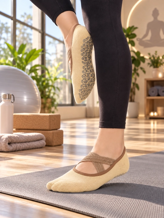 Yoga va fitnes uchun ayollar sirpanmaydigan sport paypoqlari