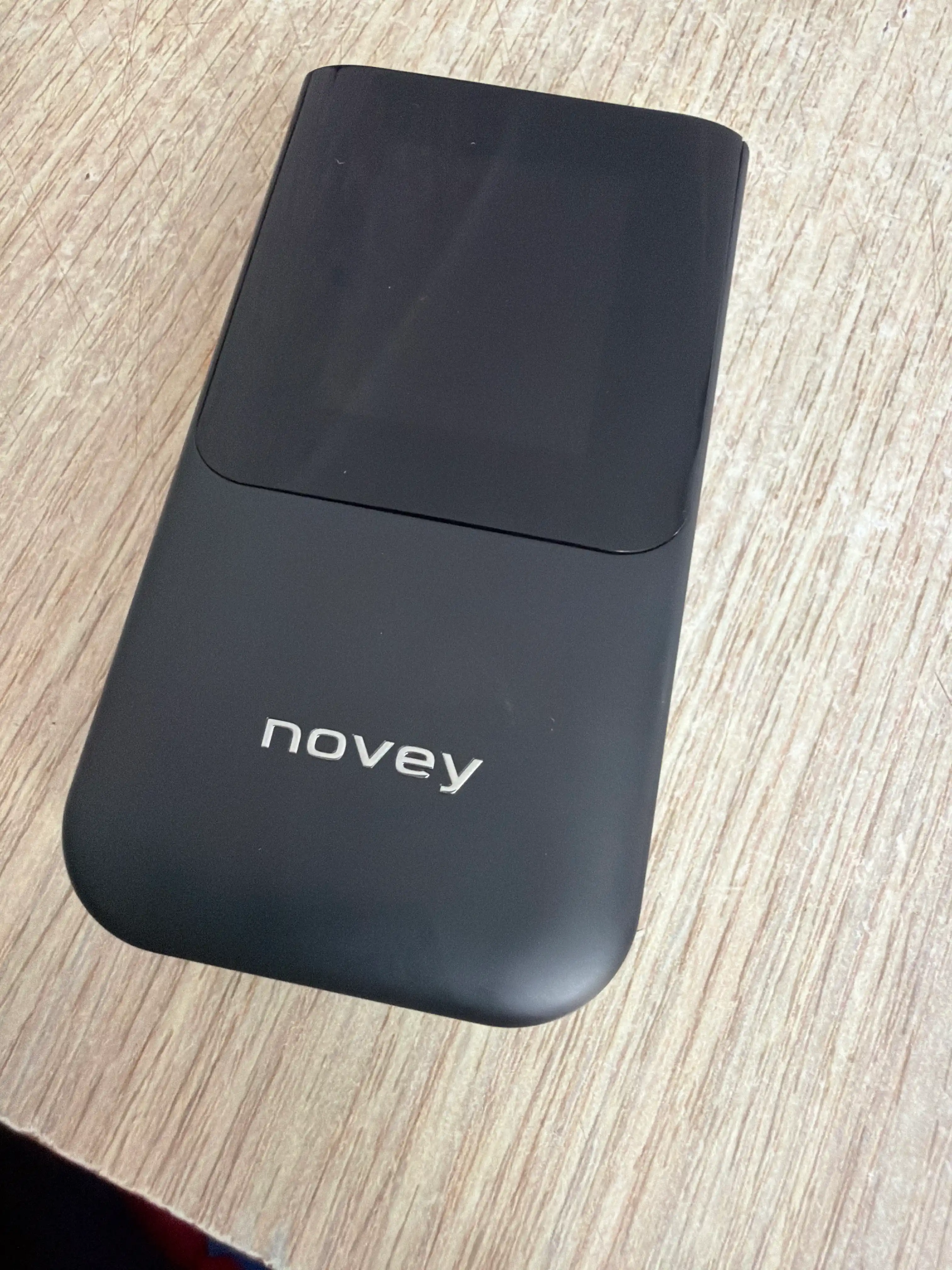 Novey Z720 knopkali legushka telefon, kamera