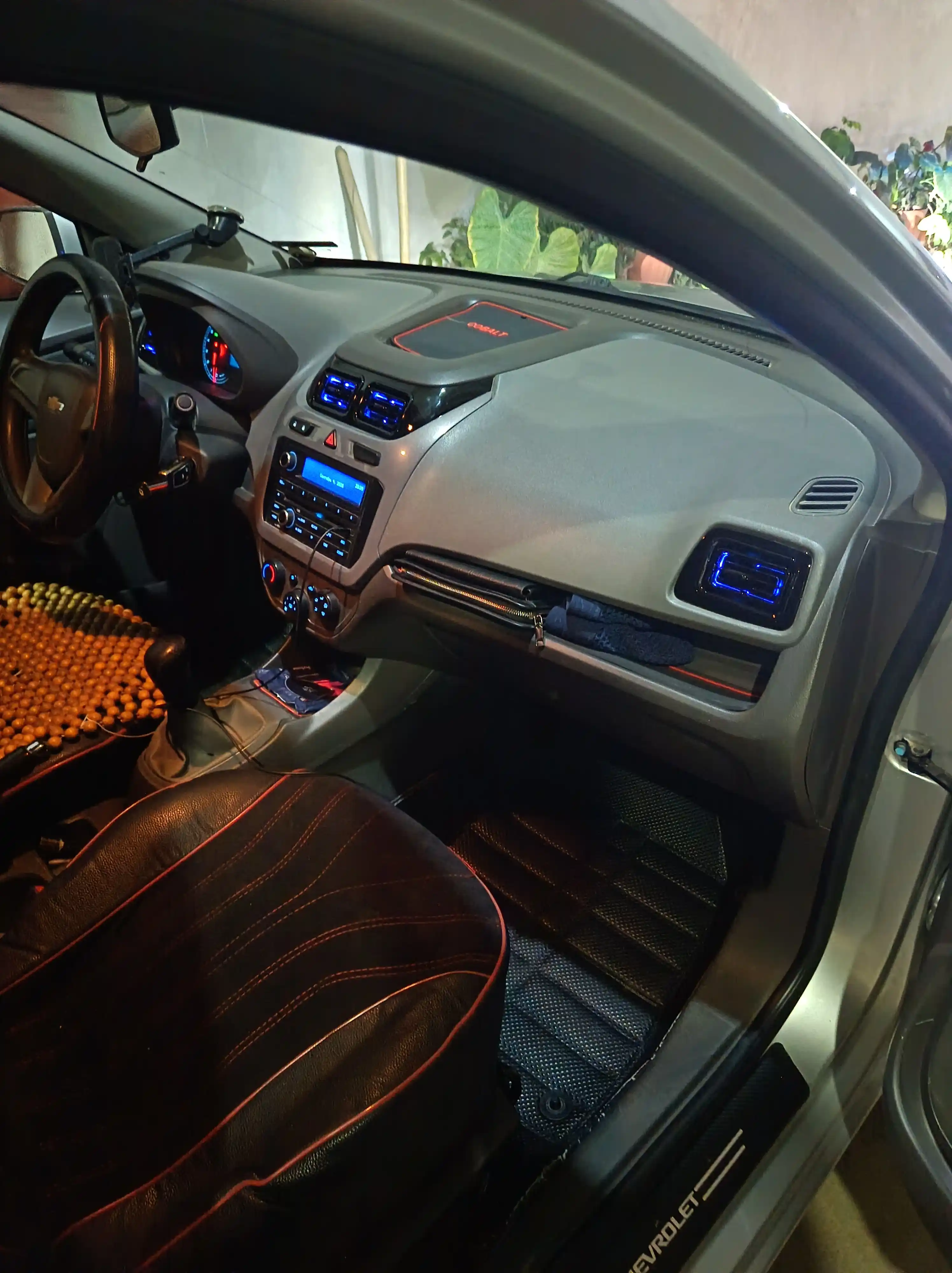 Комплект дефлекторов с подсветкой в стиле Mercedes для Chevrolet Cobalt