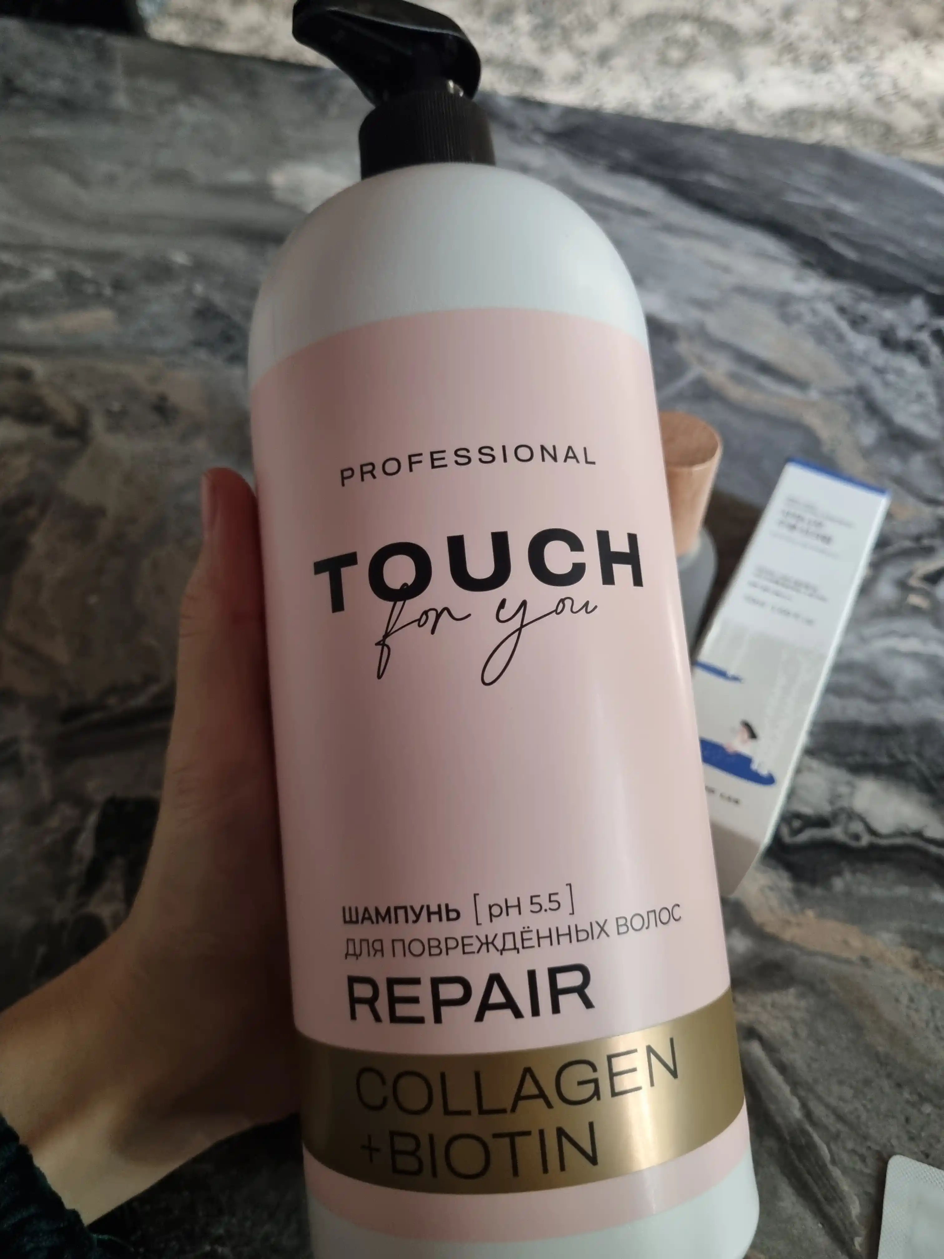 Парфюмированный шампунь для волос Touch For You, 1000 мл