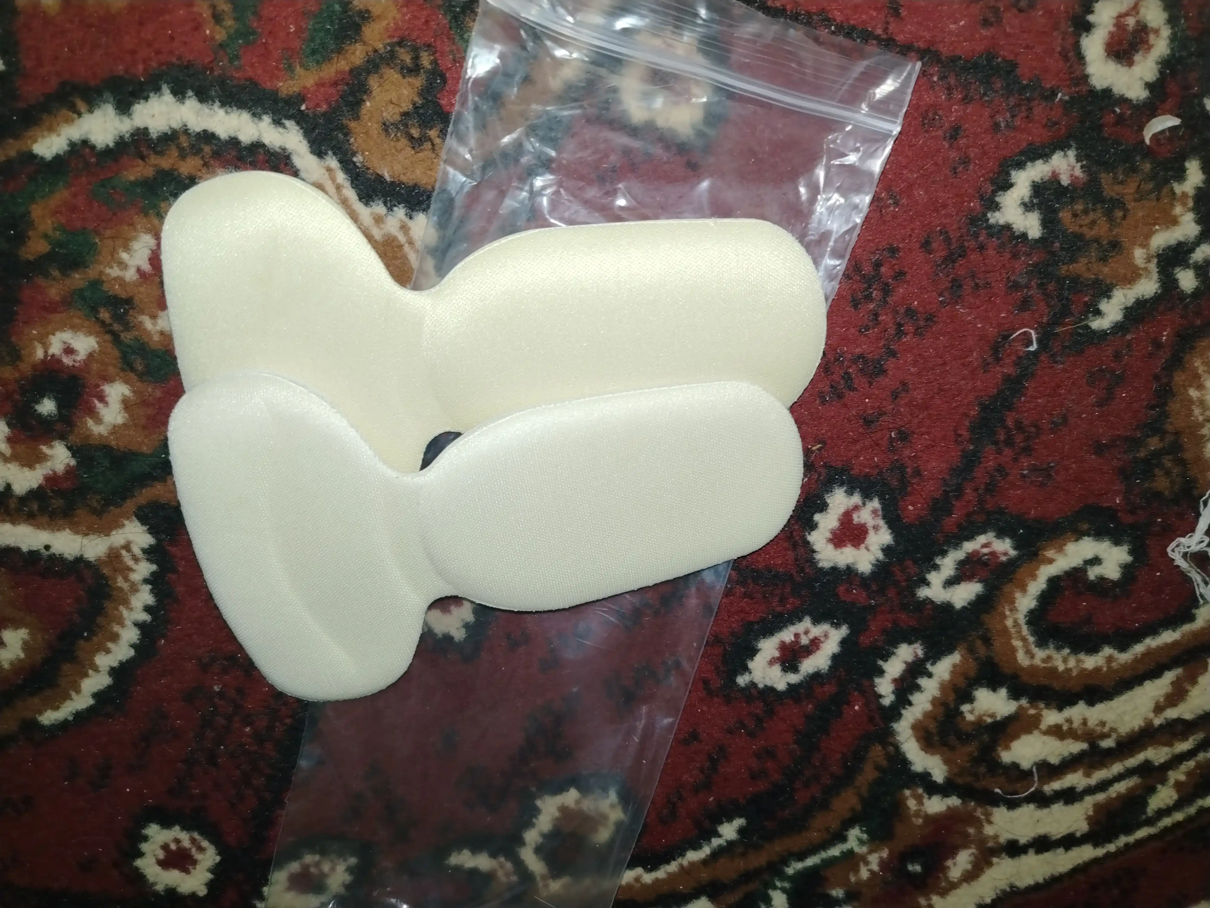 Ayollar poyabzali uchun pataklar, ishqalanish va og‘riqdan himoya