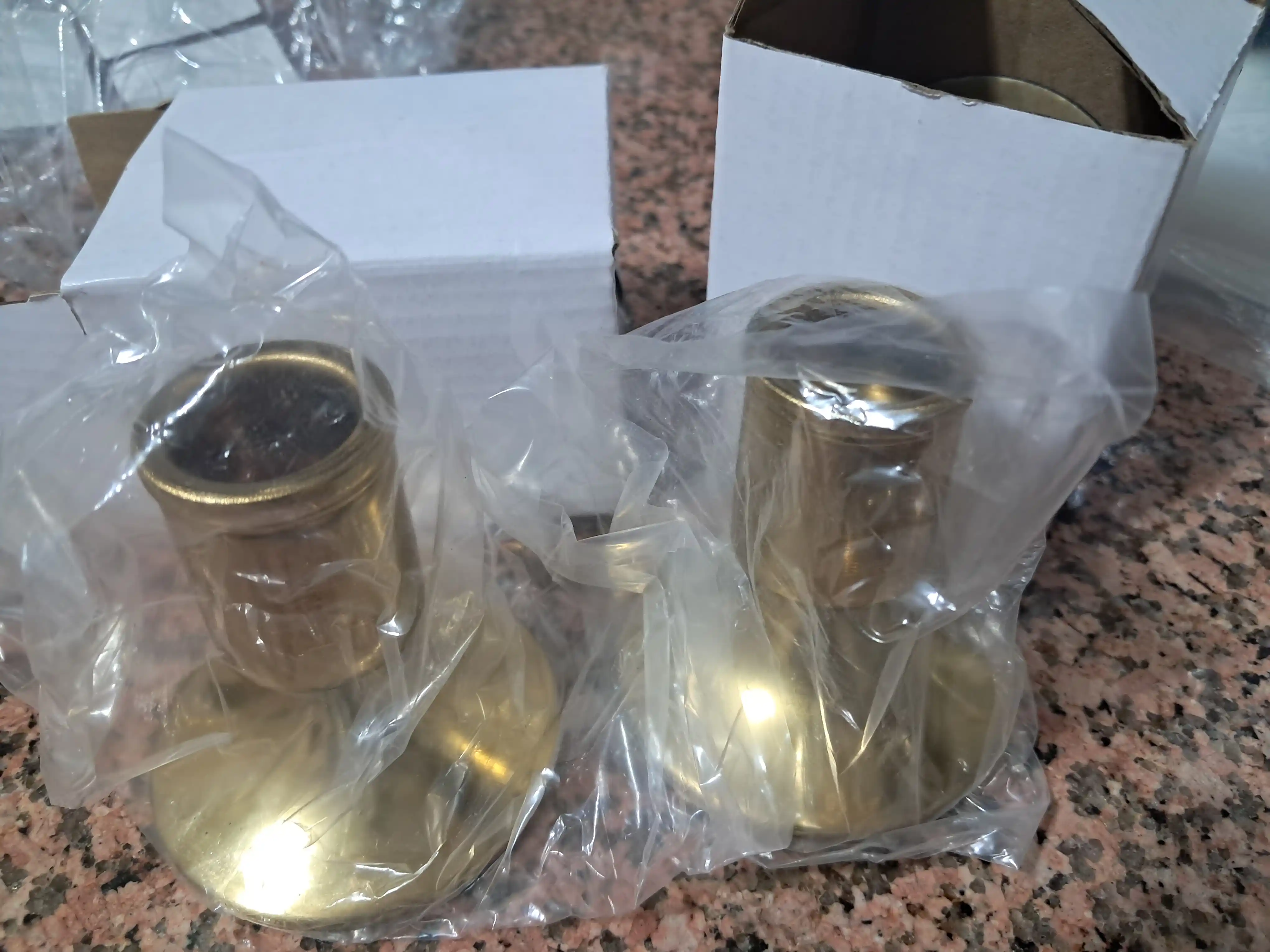 Yog', soya va souslar uchun shisha idish, dozator (500 ml va 125 ml)