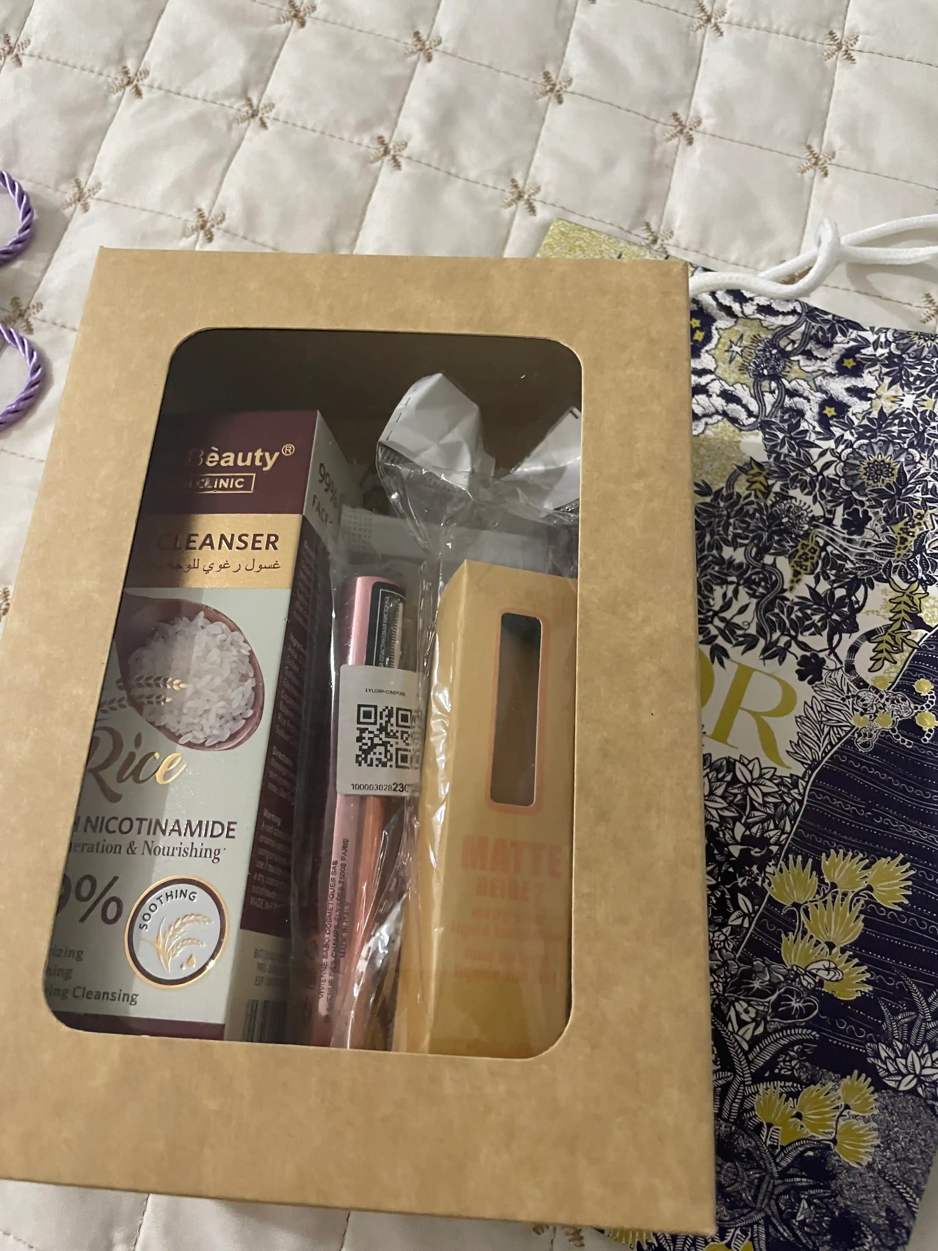 Kosmetika sovg'a to'plami Beauty Box, yuz va tanani parvarish qilish 27 mahsulot