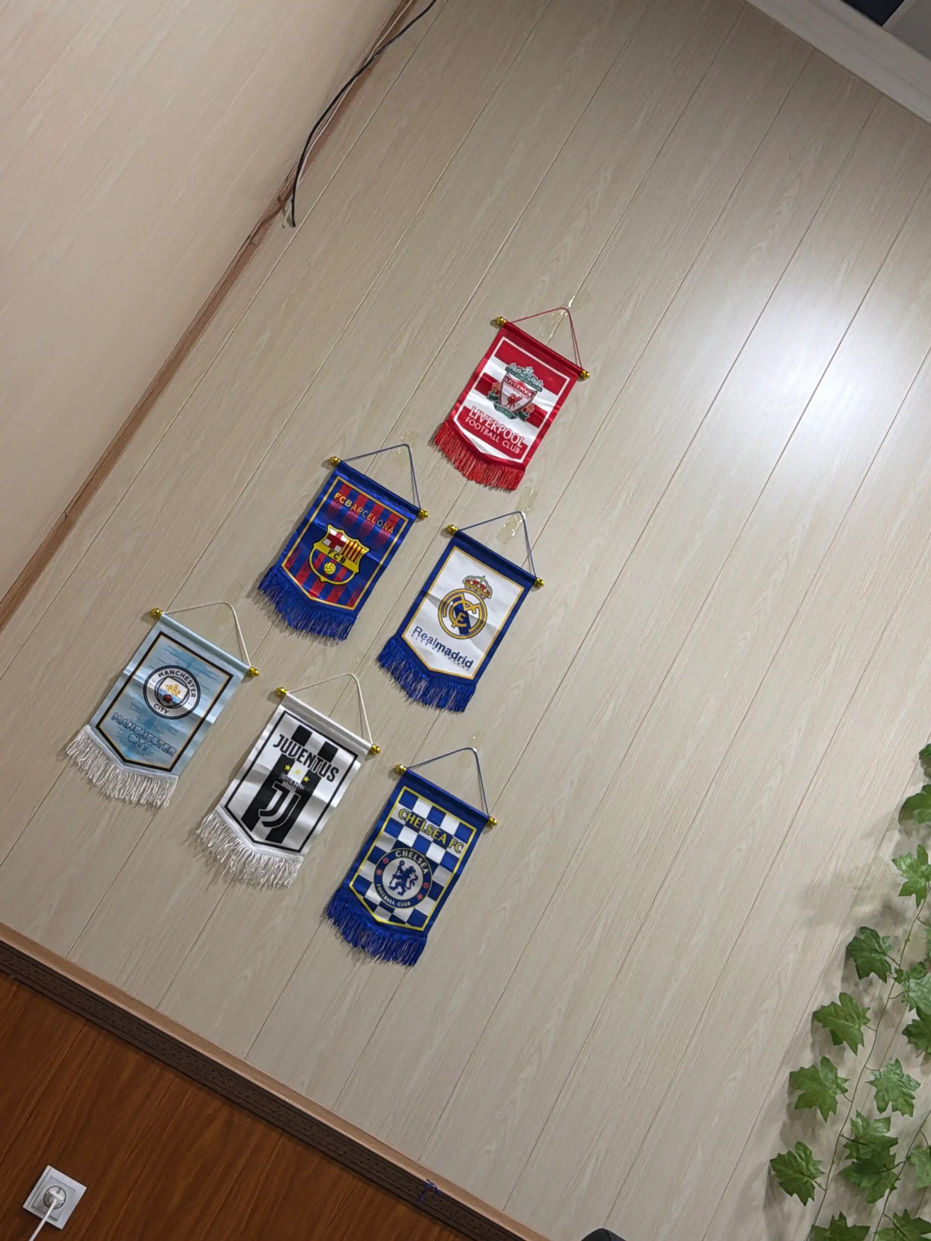 Futbol klubi bayrog'i APL, La Liga, A Seriya, Chempionlar