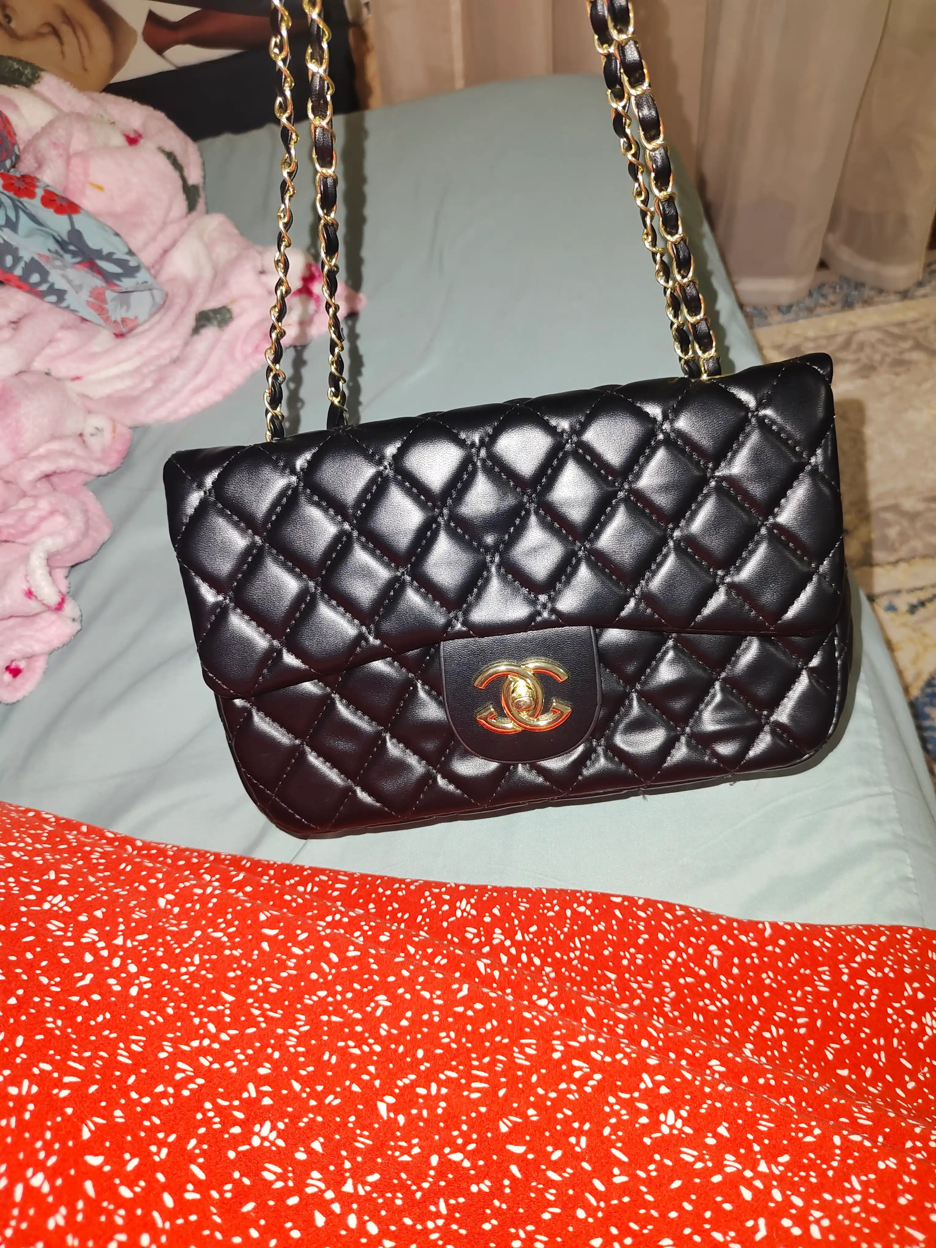 Chanel uslubidagi ayollar yelkama-sumkasi, mini Chanel debriyaj sumkasi