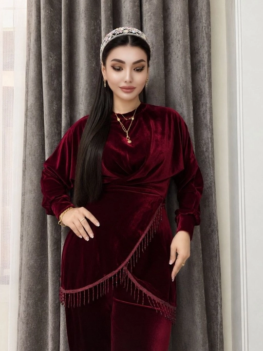 Ayollar uchun shokila bezakli premium velur ikkilik to‘plami