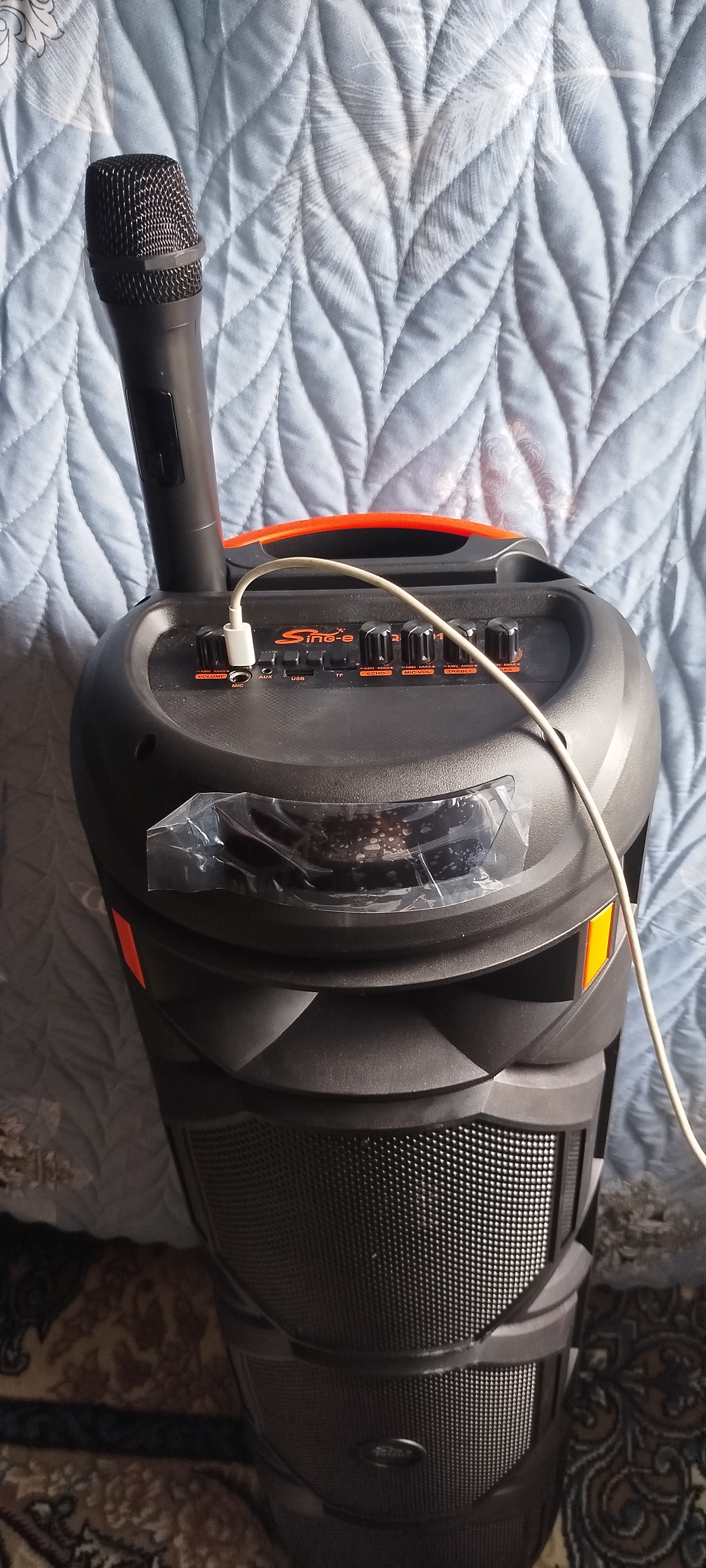Kolonka, bluetooth simsiz portativ karnay, karaoke, RGB yoritgich va mikrofon, ZQS-8301