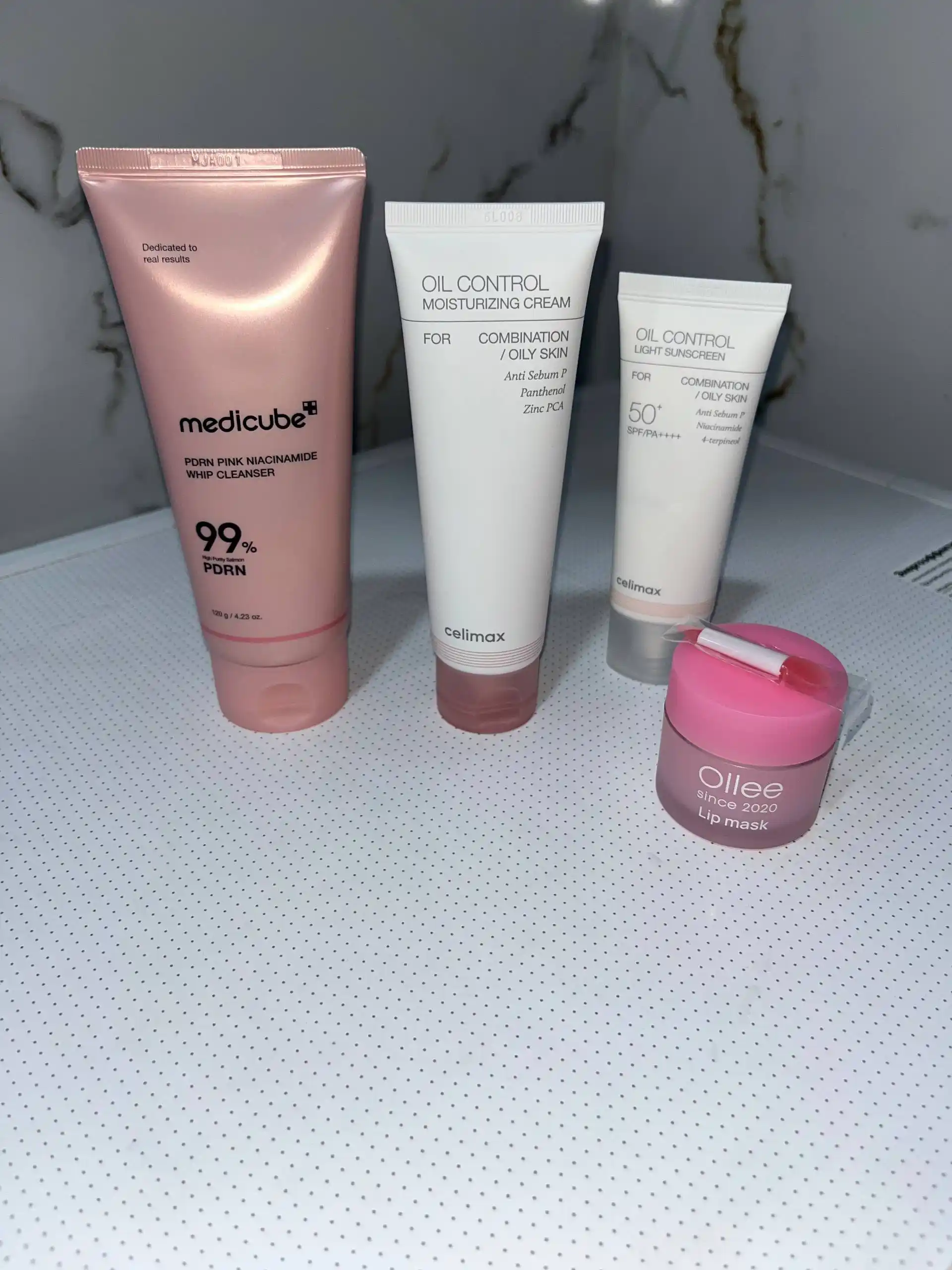 Medicube yuz tozalash vositalari: penka, PDRN va Kojic acidli gel - penka
