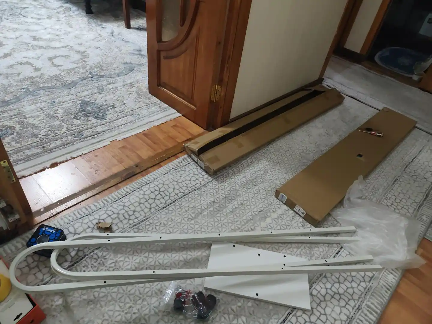 Gul stendi, gullar uchun podstavka, metall gul tokchasi, gul javoni, o‘simlik uchun javon