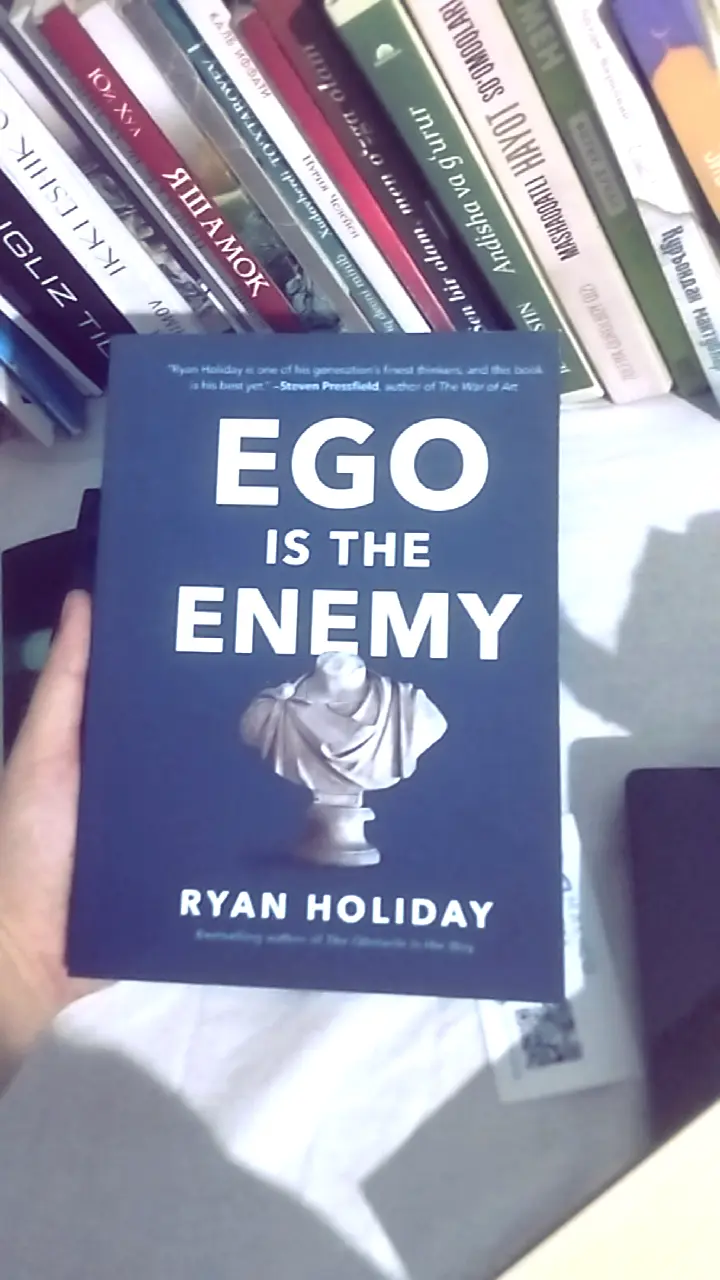 Ego is the enemy. Ryan Holiday (Книга на английском языке)