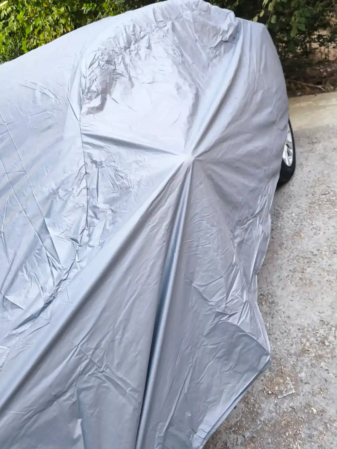 Suv o‘tkazmaydigan avtomobil avtotent g‘ilofi, quyosh, yomg‘ir va qordan himoya