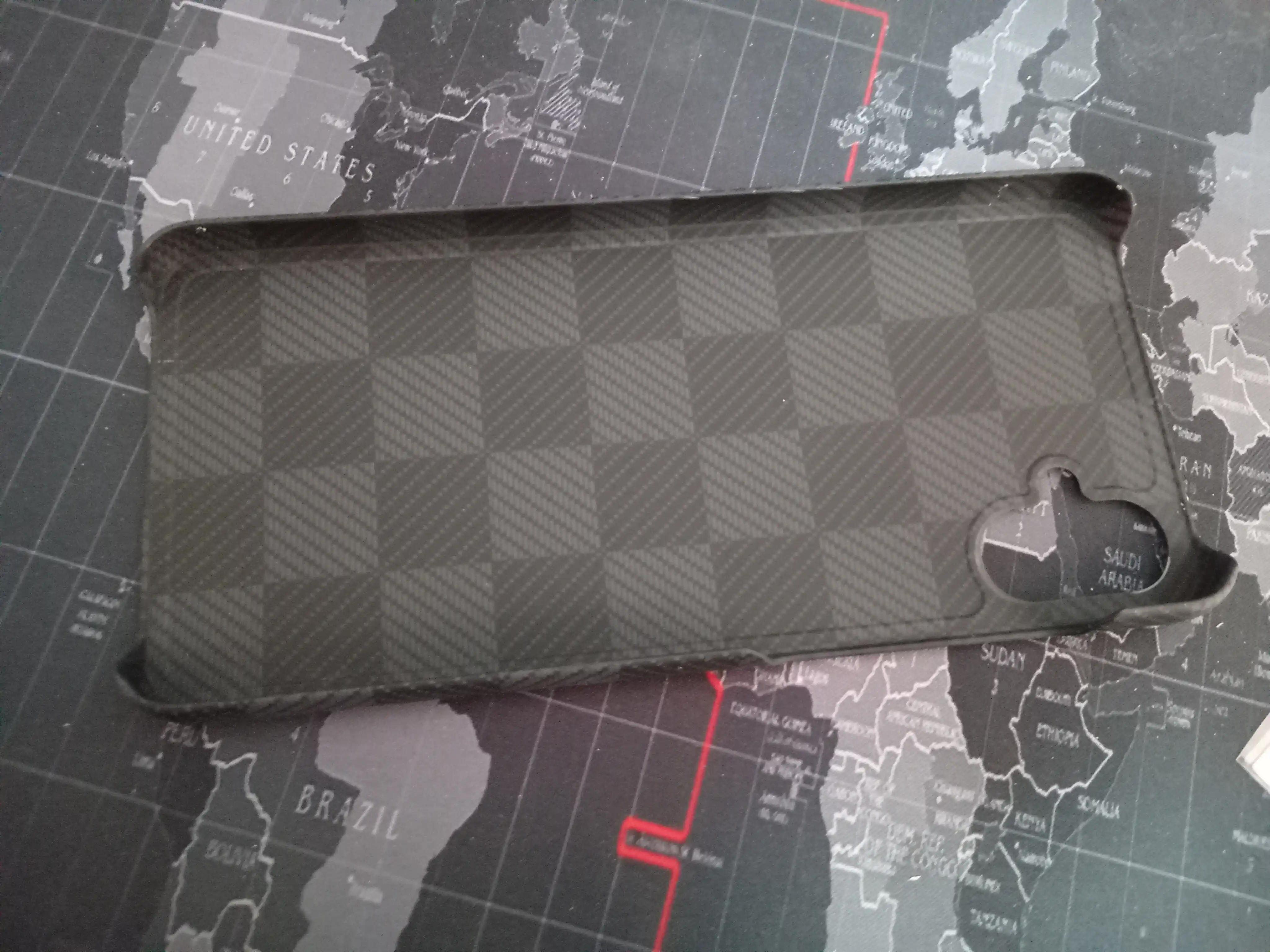 Карбоновый чехол для Samsung A57, A56, A16, A10S, A21S, A54, A34, A26, A05S, A35, A24, A14