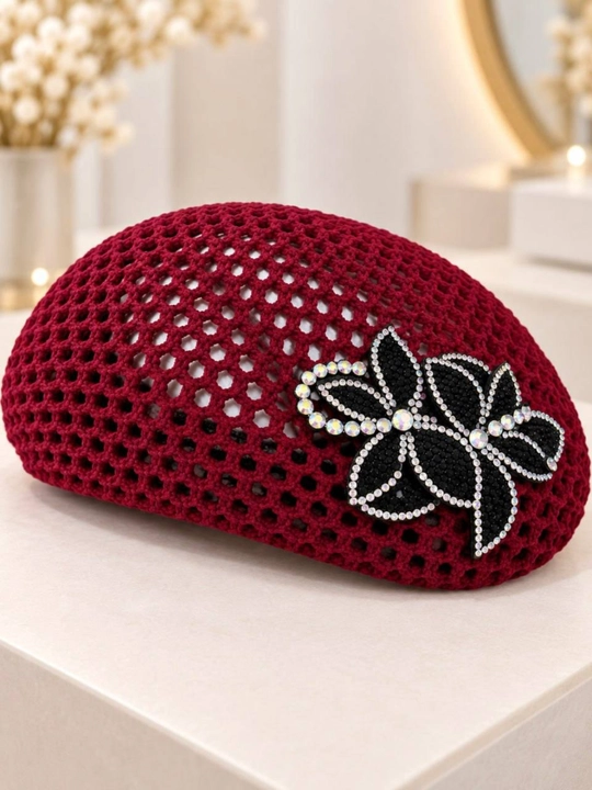 Ayollar uchun bezakli to‘g‘nog‘ichli jimjimador beret