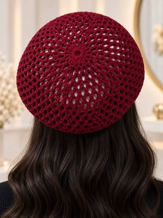 Ayollar uchun bezakli to‘g‘nog‘ichli jimjimador beret