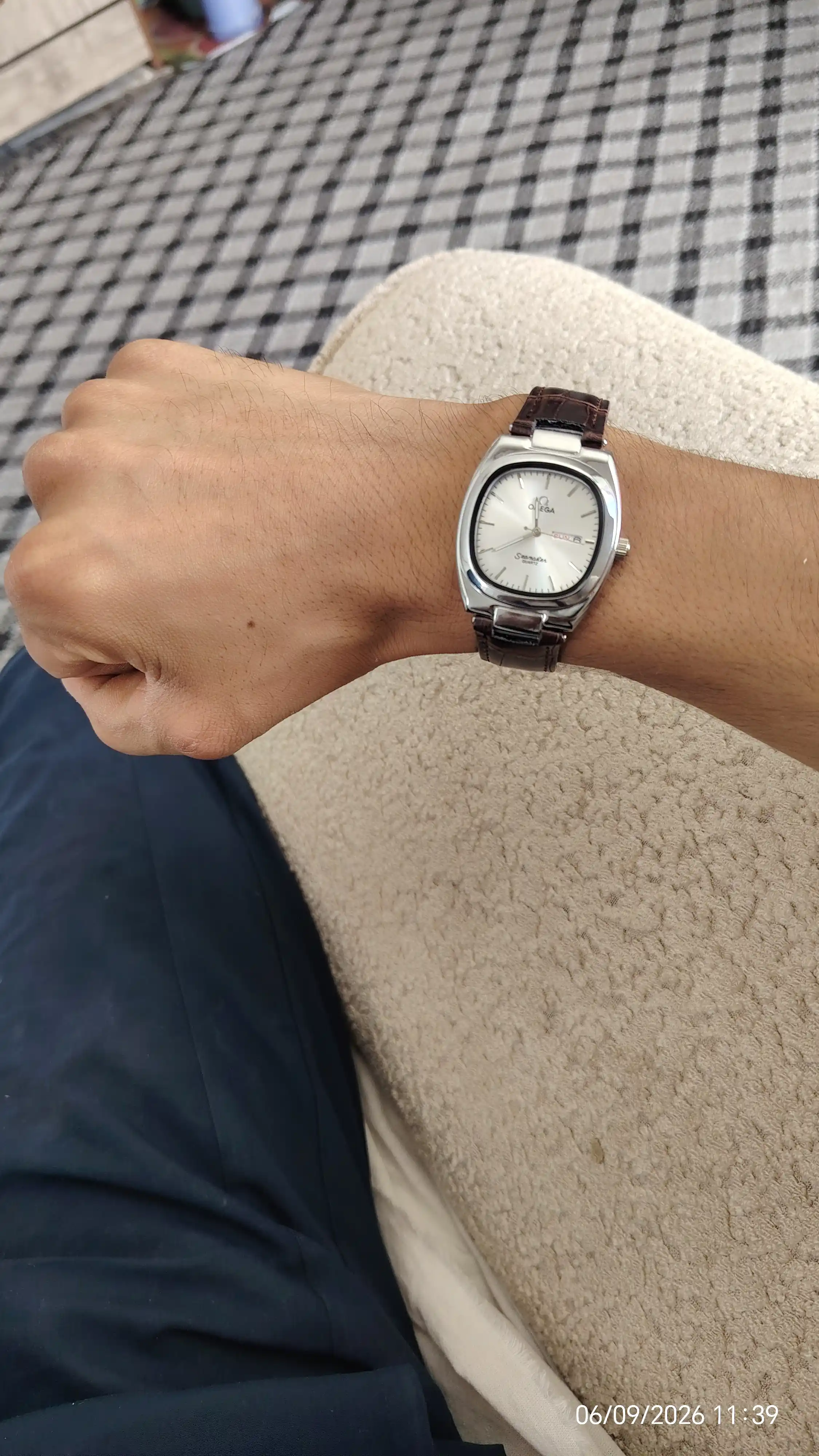 Omega erkaklar qo‘l soati
