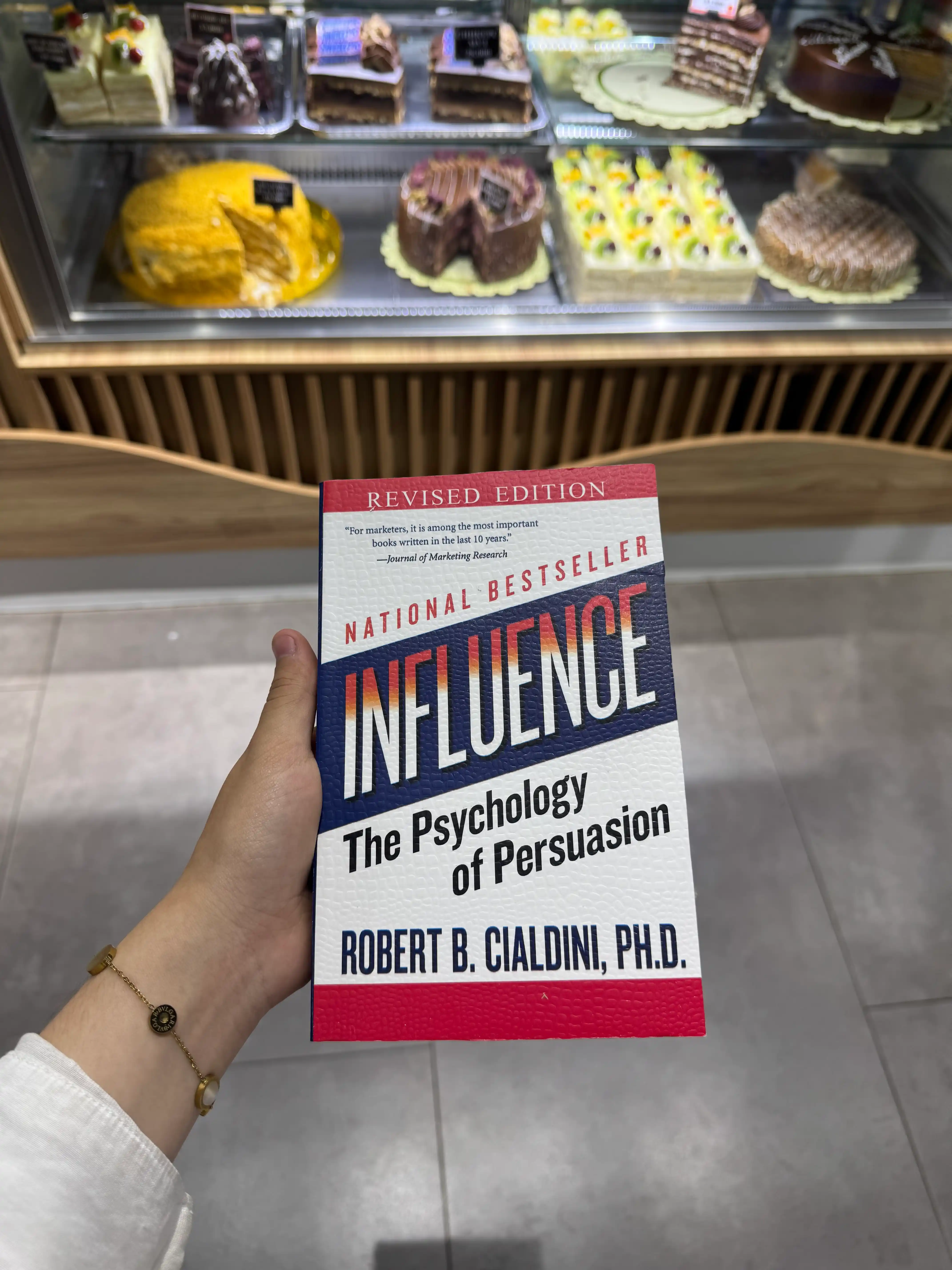 Influence Robert B. Cialdini