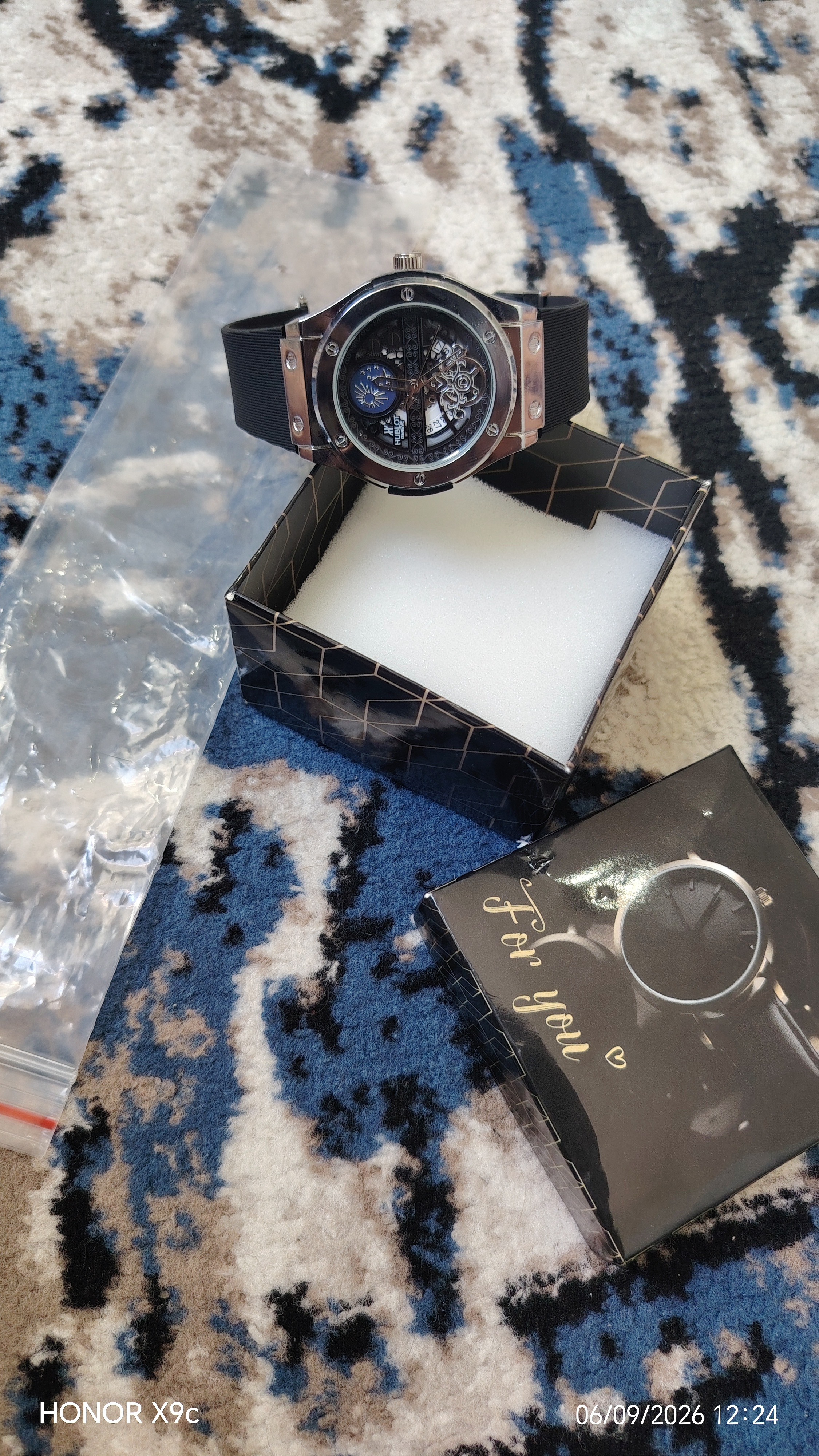 Erkaklar qo‘l soati Hublot Quartz – Mineral shisha, silikon remeshok, sana ko‘rsatkichi