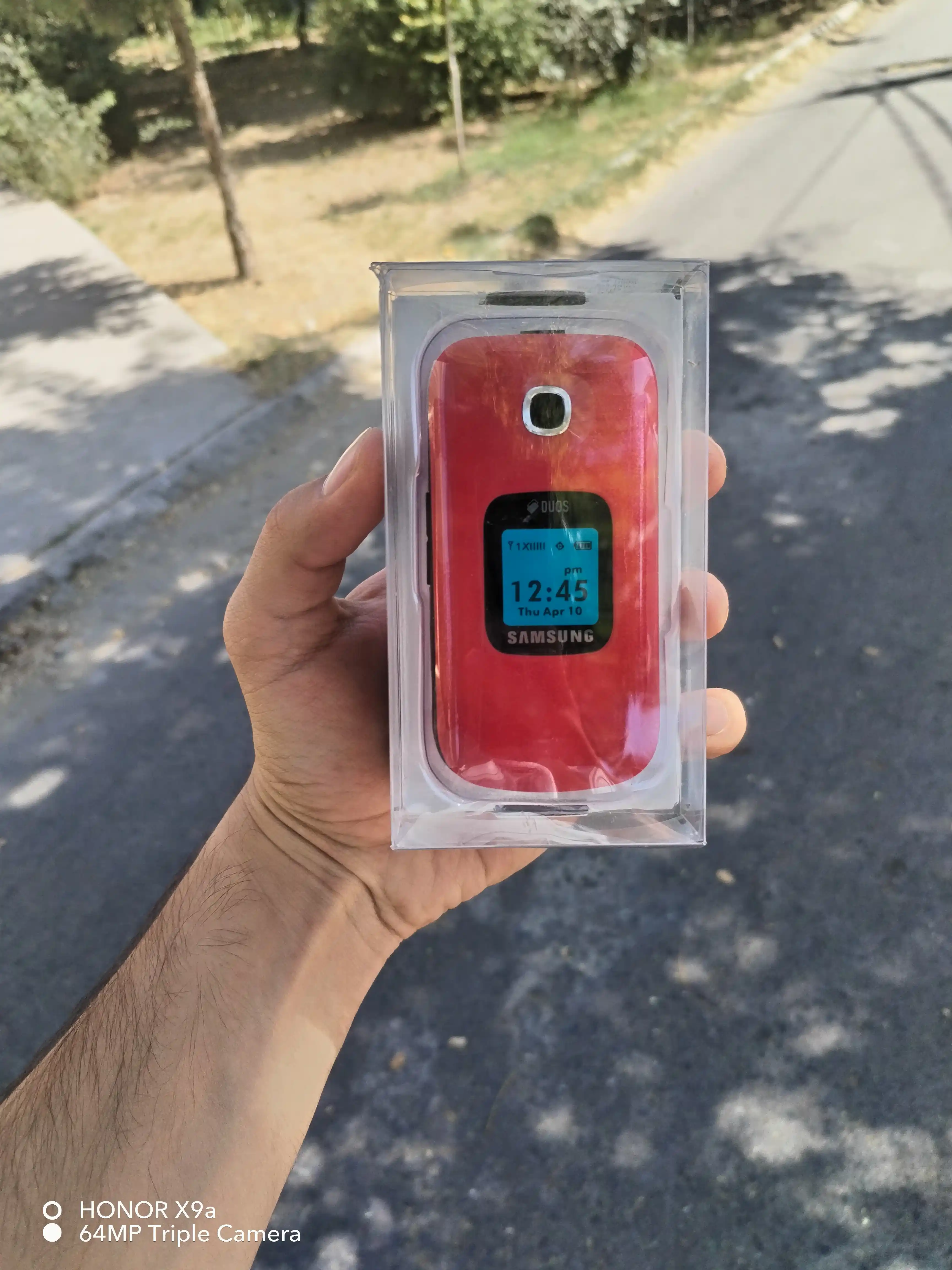 Кнопочный телефон Samsung Gusto 3 GM-B311V