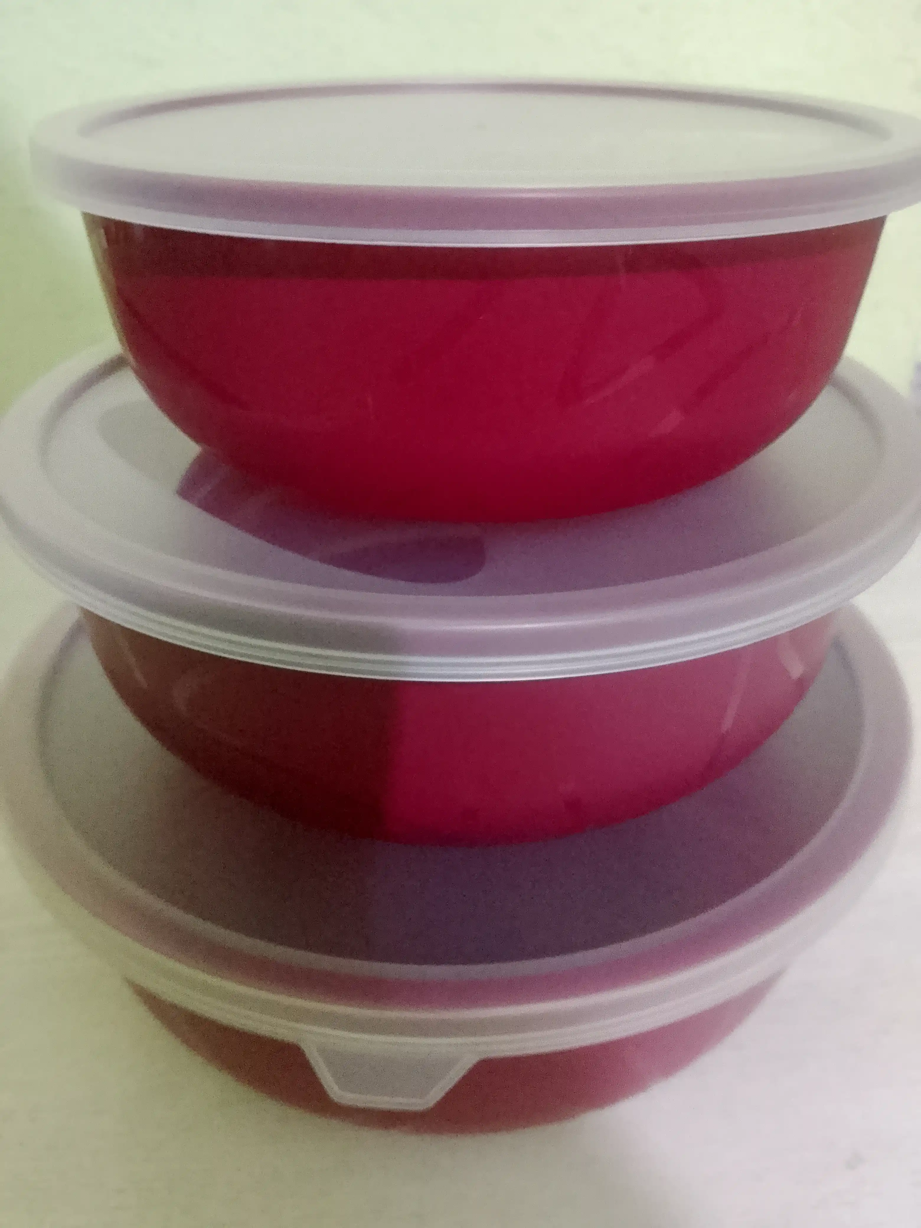 Konteyner matryoshka 3 dona 0.8/1/1.5 l oziq-ovqat saqlash uchun