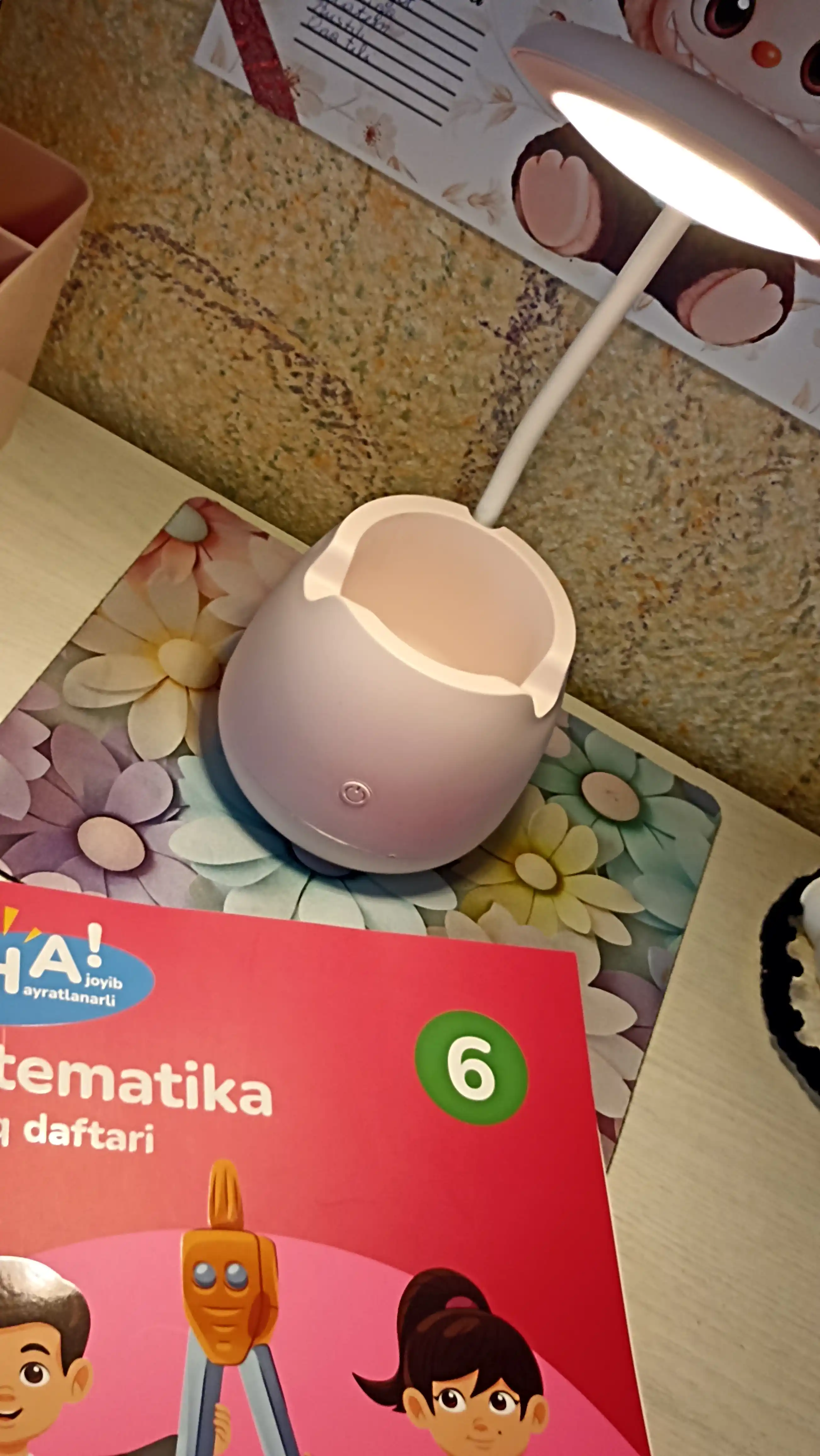 Настольная LED лампа с гибкой ножкой и органайзером