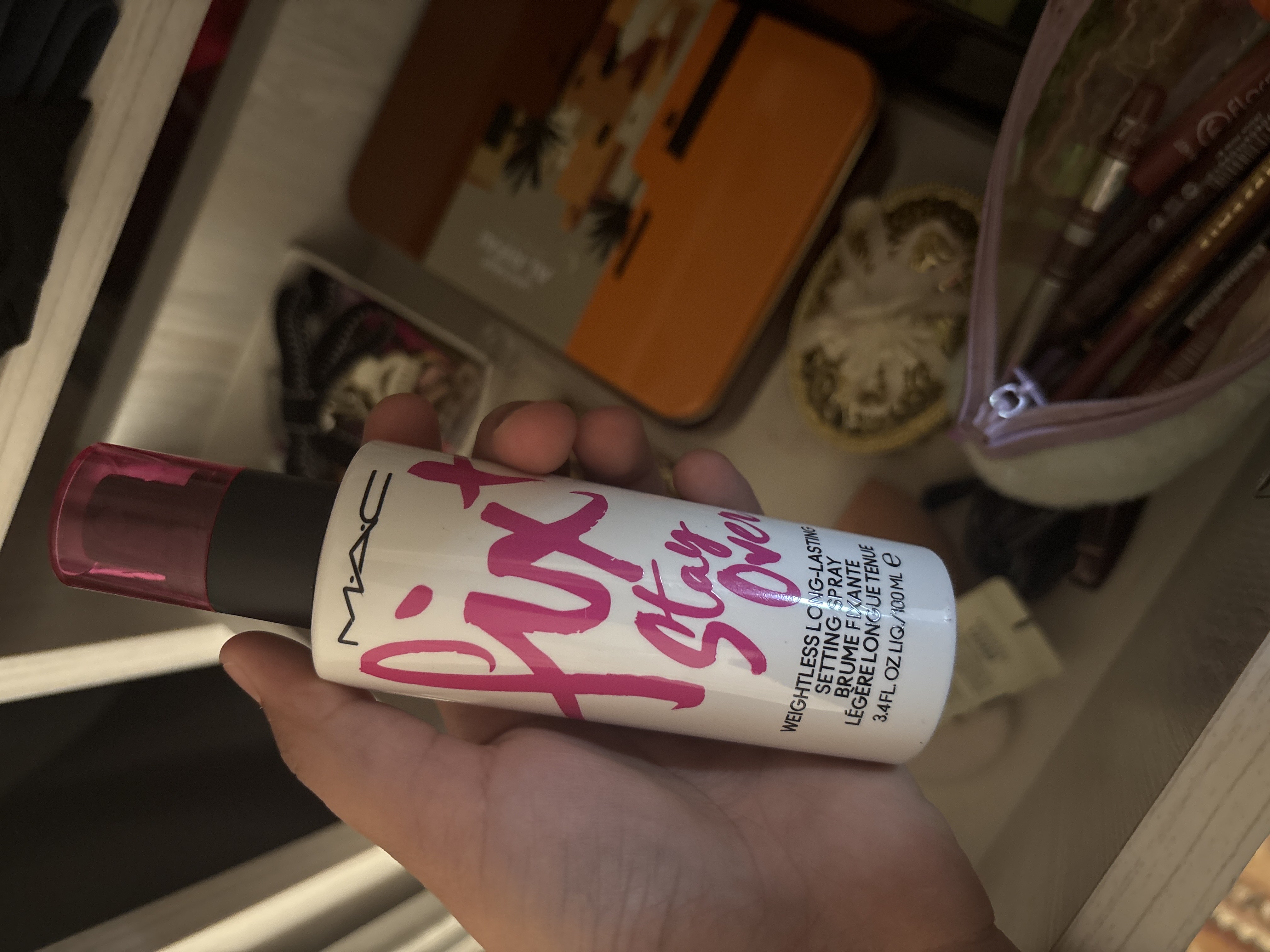 Фиксатор спрей для макияжа с защитой и увлажнением ,MAC Fix+ Stay Over, 100 мл