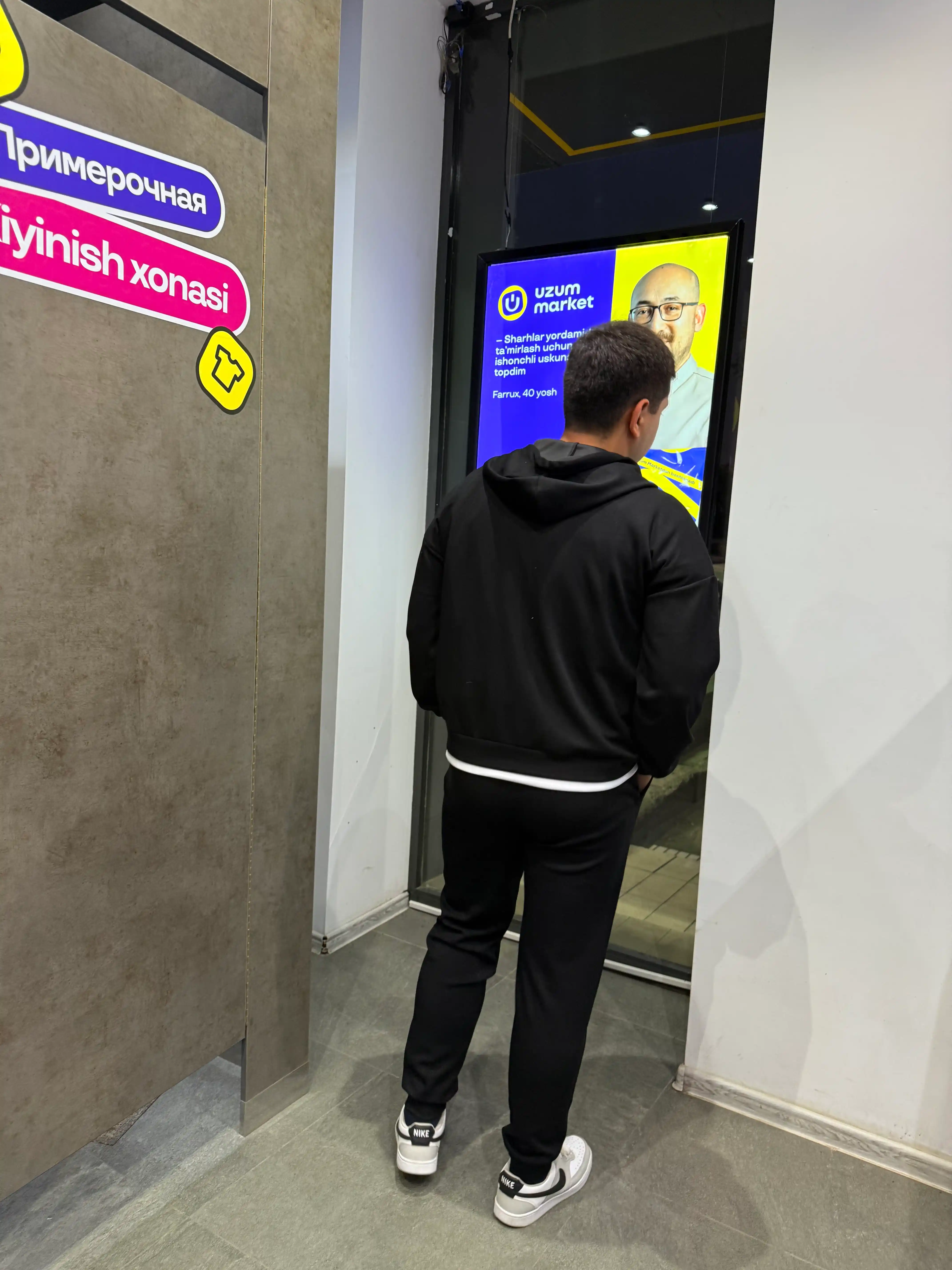 Erkaklar sport kostyumi, shahar uslubida, kuz-qish-bahor uchun