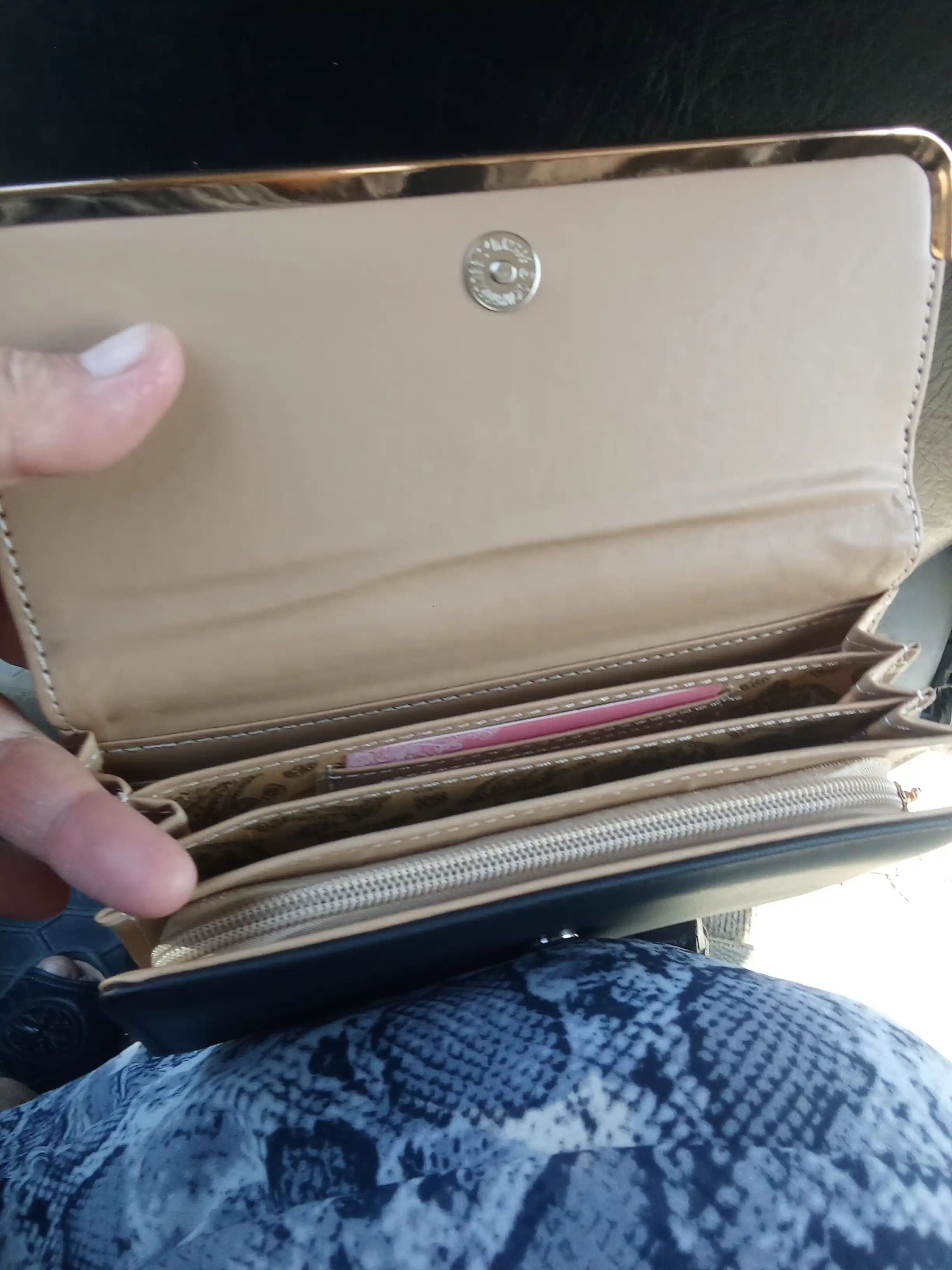 Ayollar hamyoni kashelok eko charm, 5+ karta, ID oynali, 3 ta pul bo‘limi
