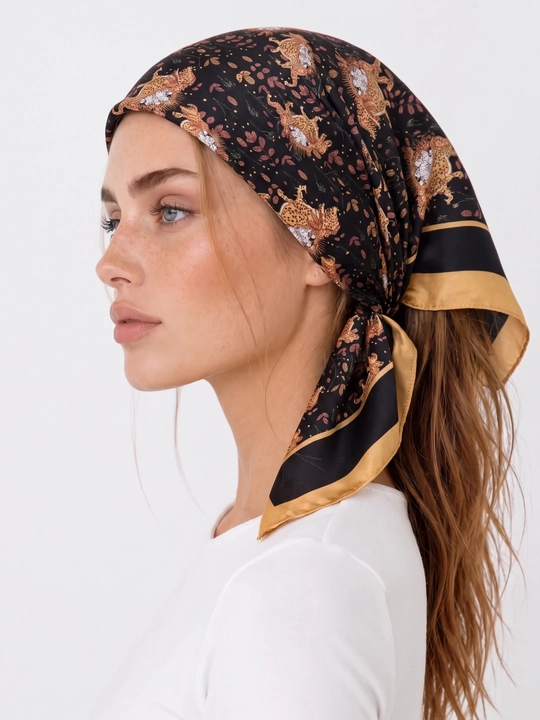 UMA ayollar uchun printli kvadrat ro‘mol, ipakdek mayin mato