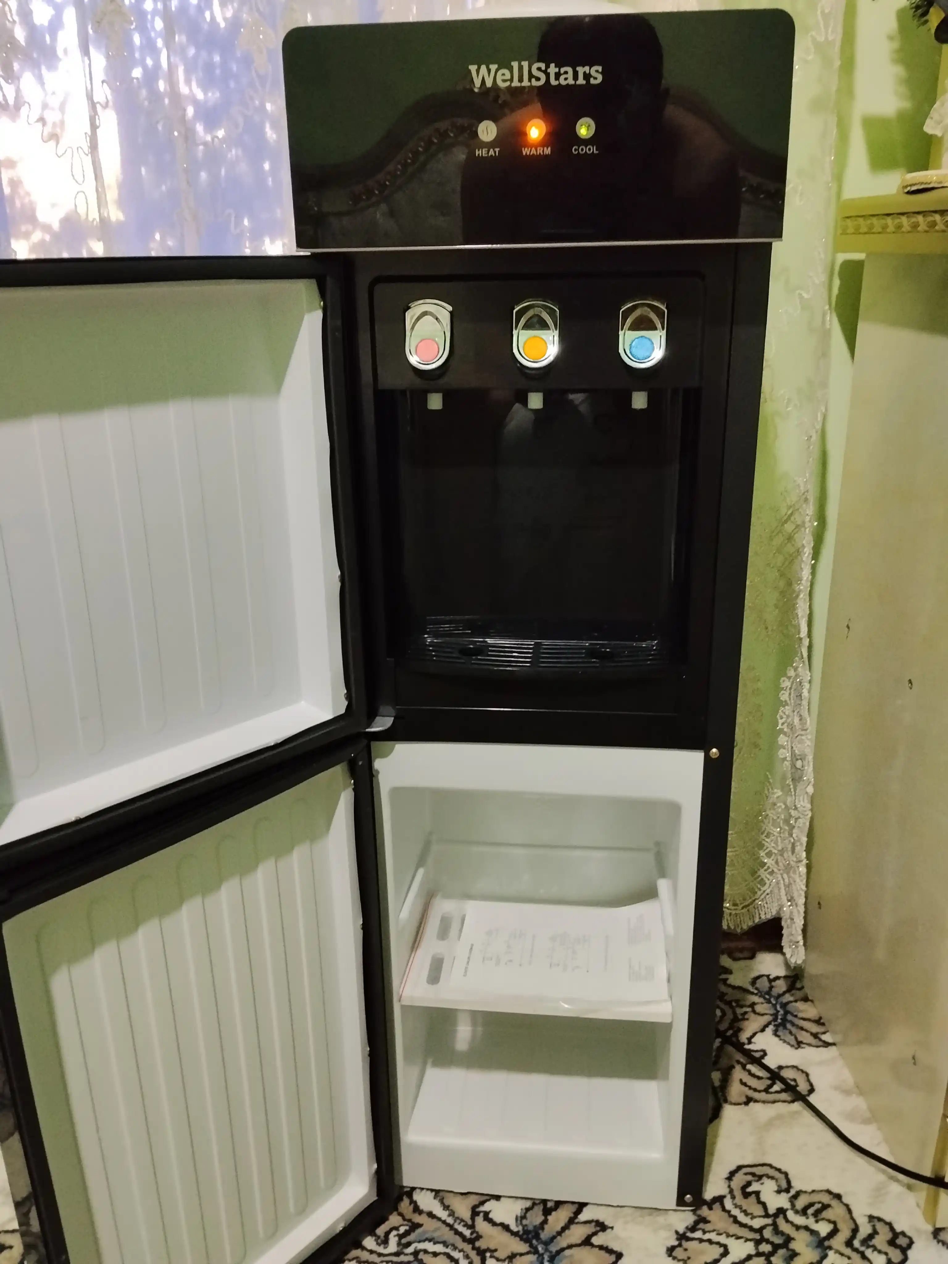 Компрессорный кулер для воды WellStars, стеклянный, со шкафичком