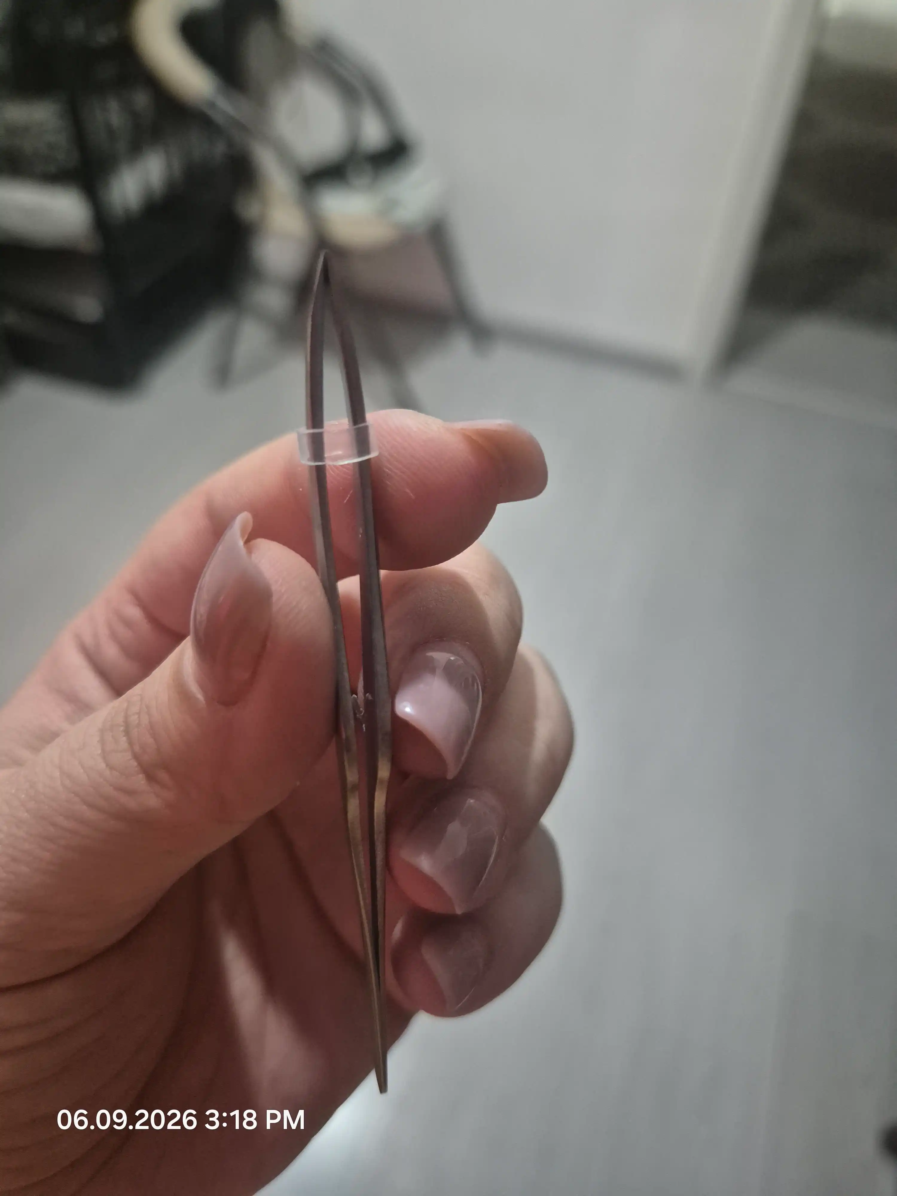 Qosh va kipriklar uchun pinset, professional