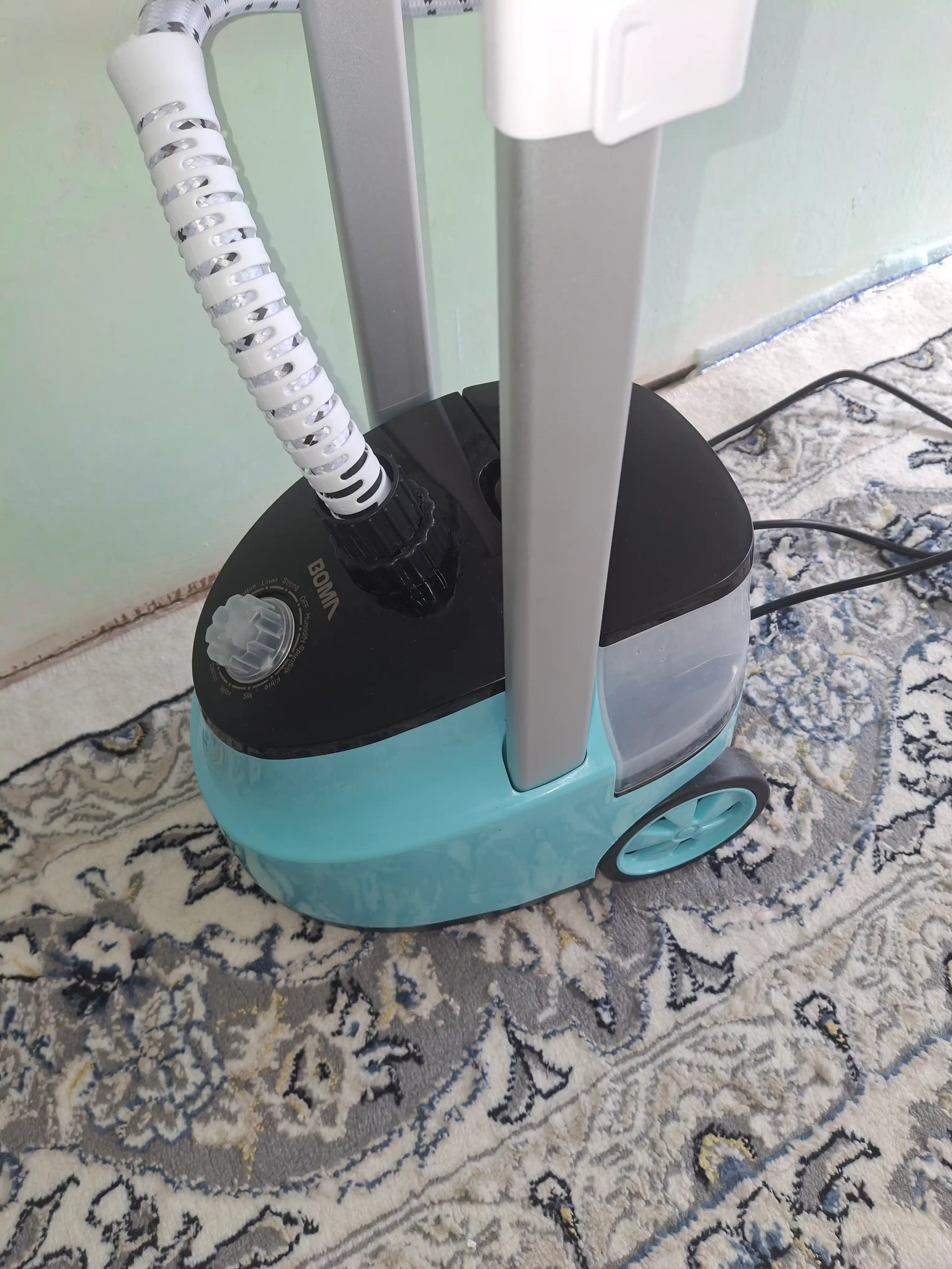 BOMA qo‘l va vertikal bug‘latgich (1500-2000 Vt), 17 soniyada tez isitiladi, 300 ml-2L