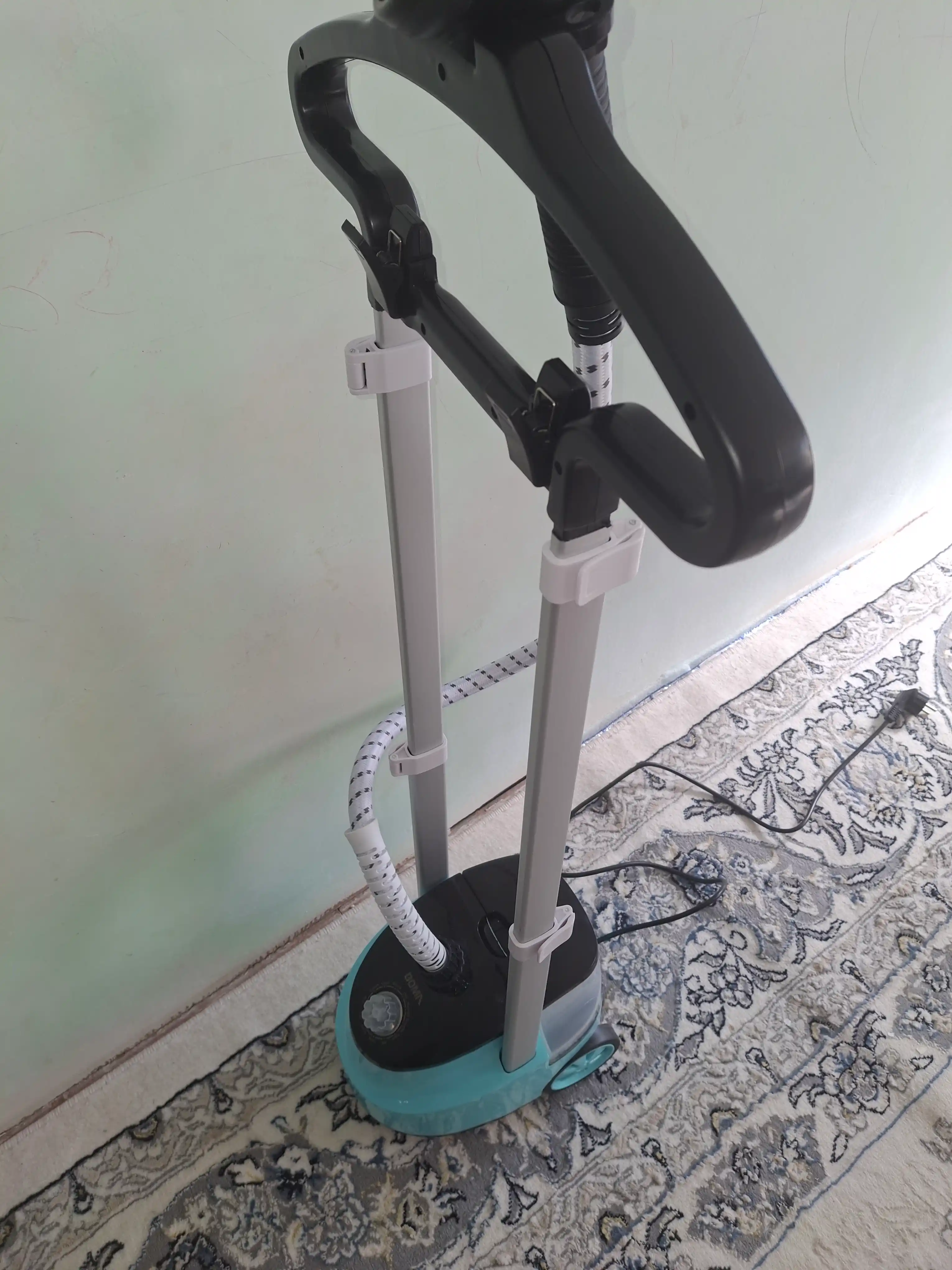 BOMA qo‘l va vertikal bug‘latgich (1500-2000 Vt), 17 soniyada tez isitiladi, 300 ml-2L