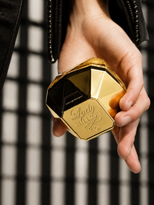 Paco Rabanne Lady Million ayollar atiri, gulli-mevali Eau de Parfum, mini parfyum, dekant
