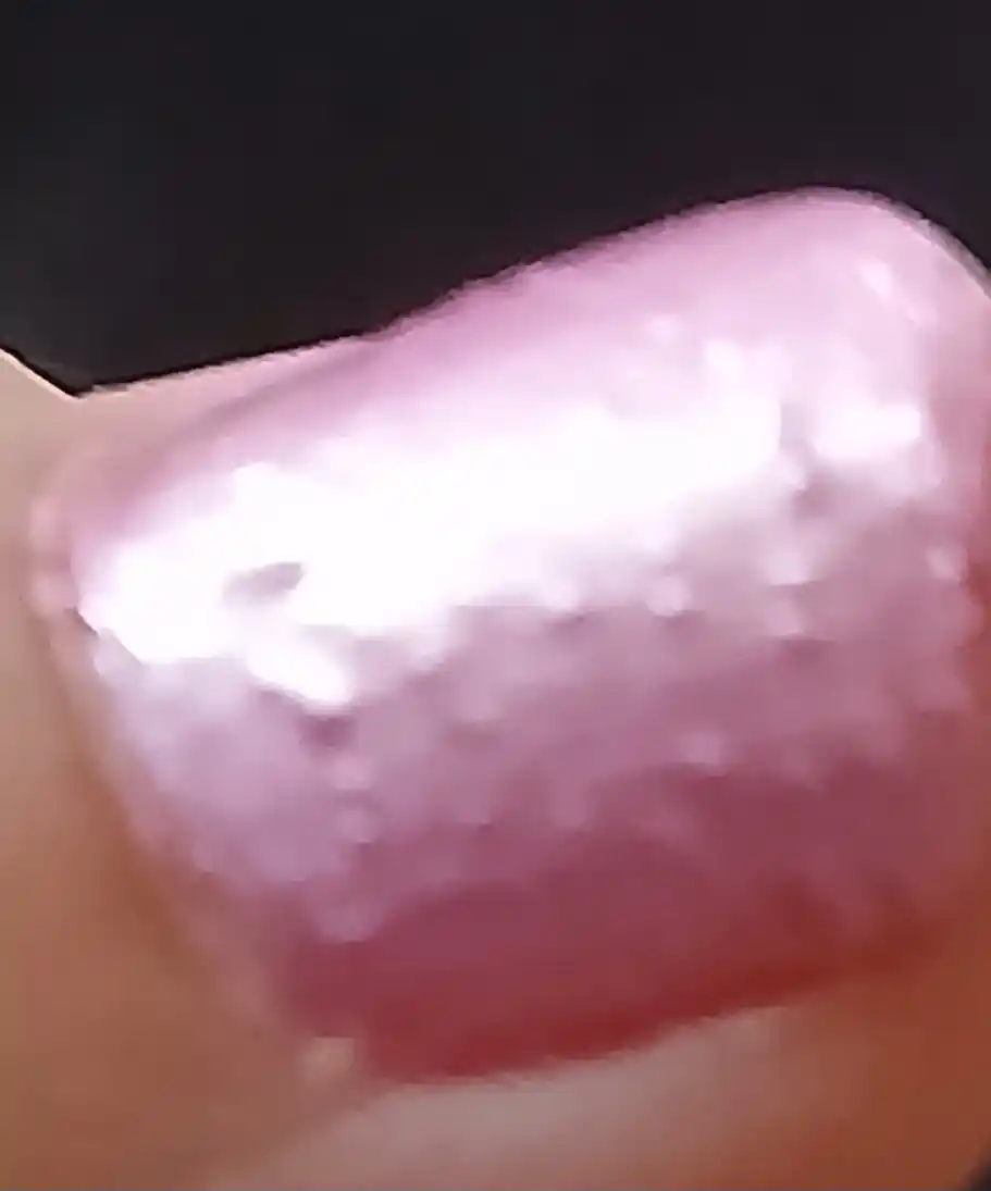 Лак для ногтей блестящий