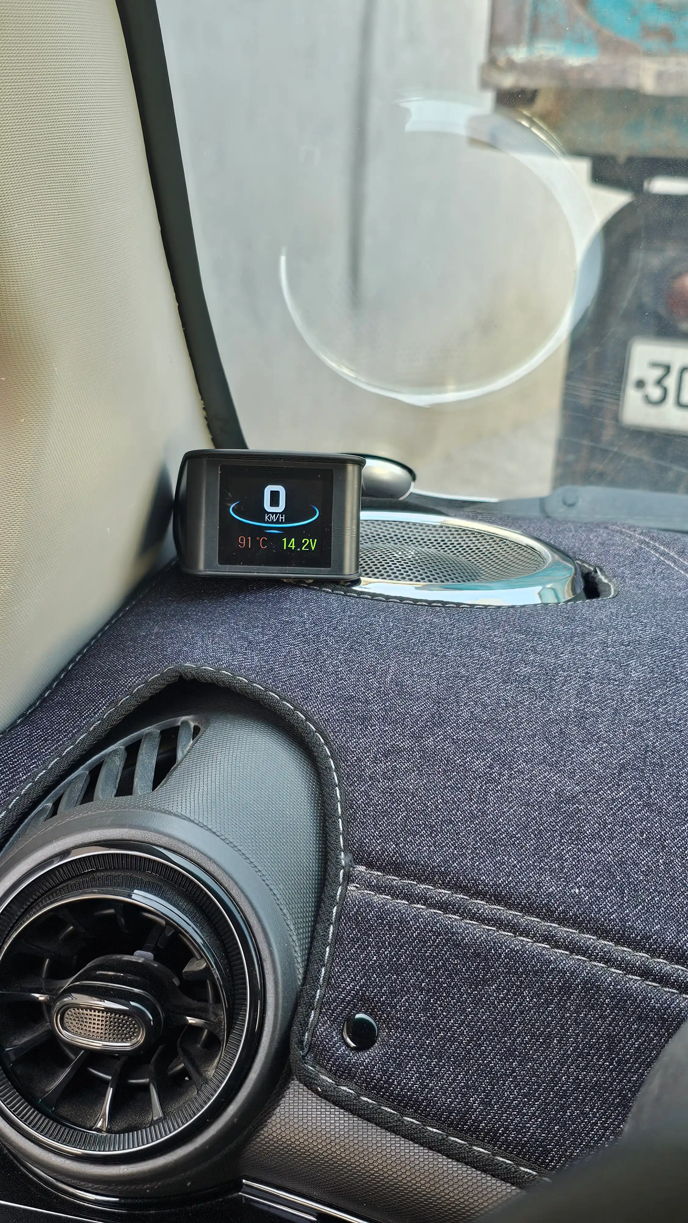 Universal OBD2 skaneri P10 ekranli, tezlik o'lchagich, harorat o'lchagich, bort kompyuteri
